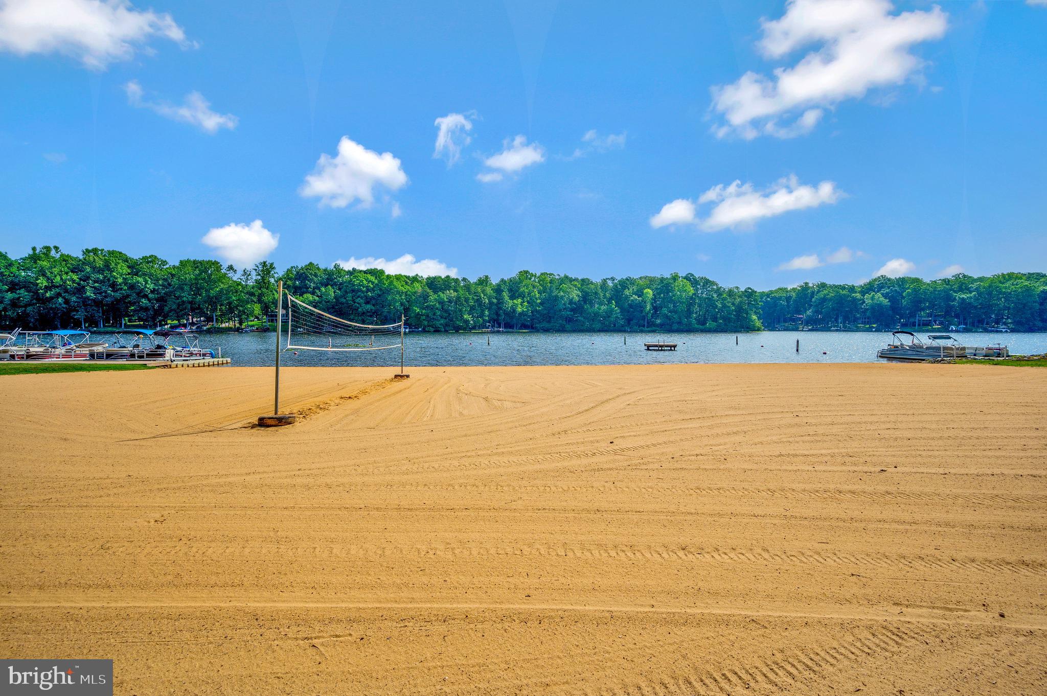 LAKE CAROLINE - Residential