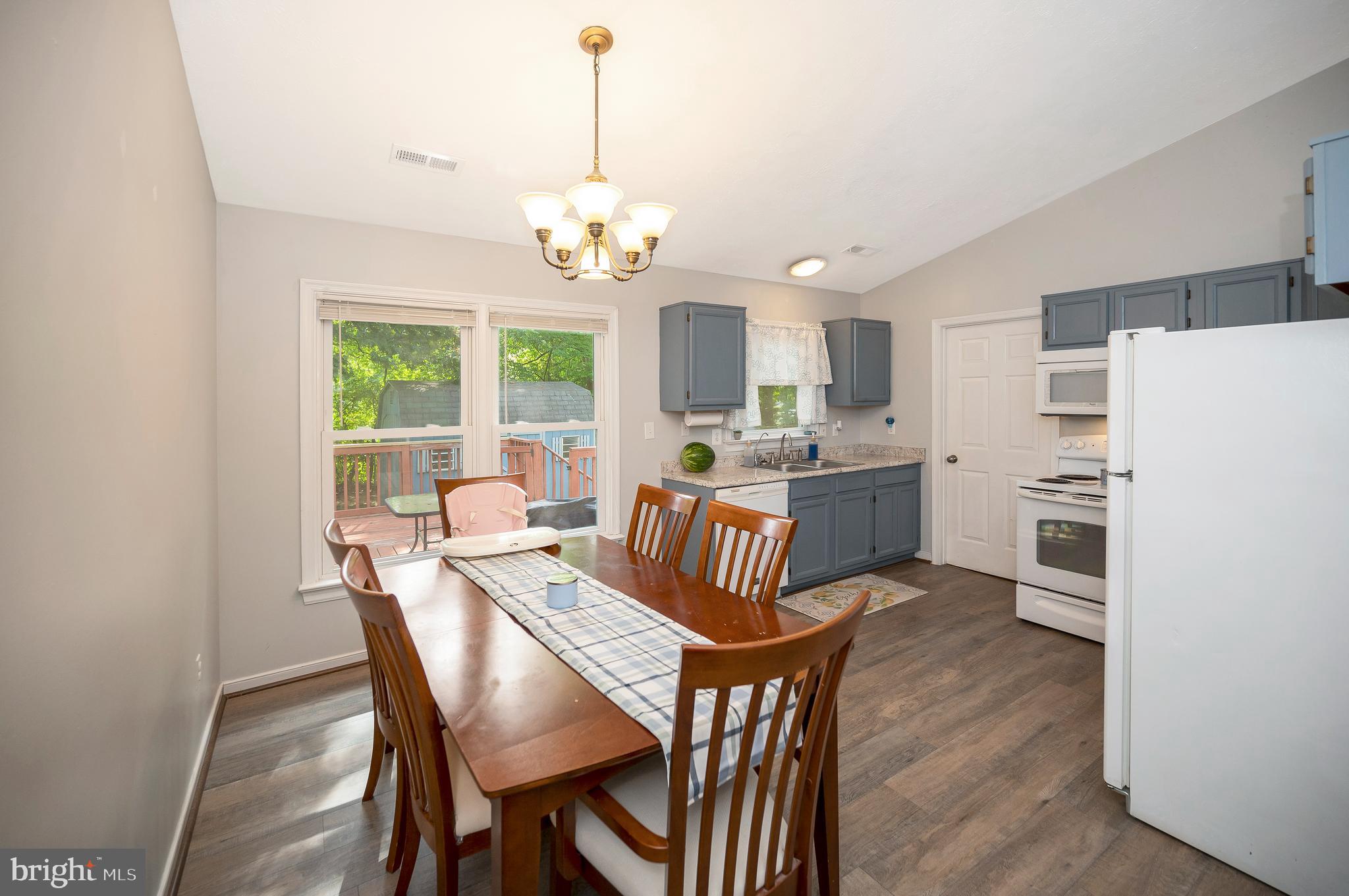 LAKE CAROLINE - Residential