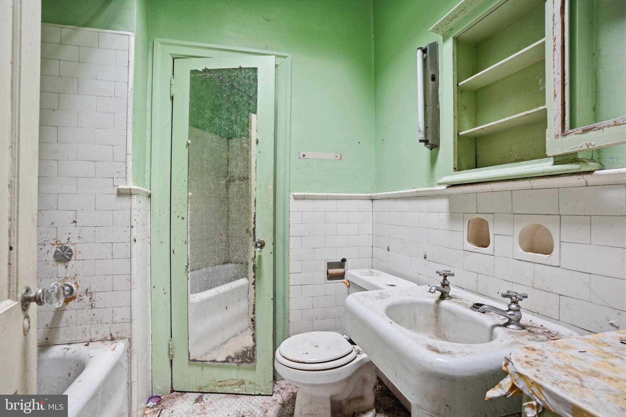 GERMANTOWN (EAST) - Residential