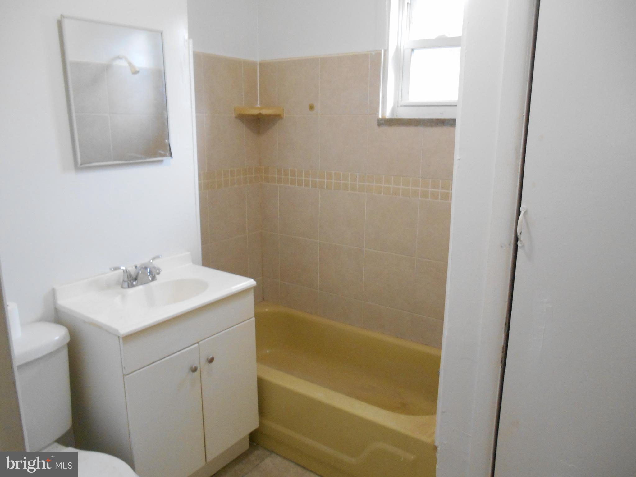 FRANKFORD - Residential Lease