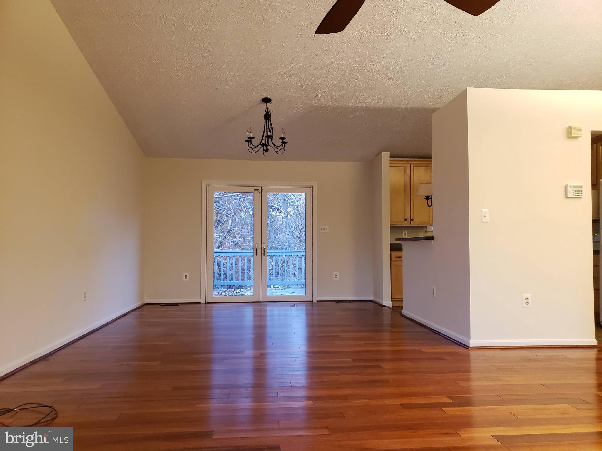 724 HILLCREST DRIVE