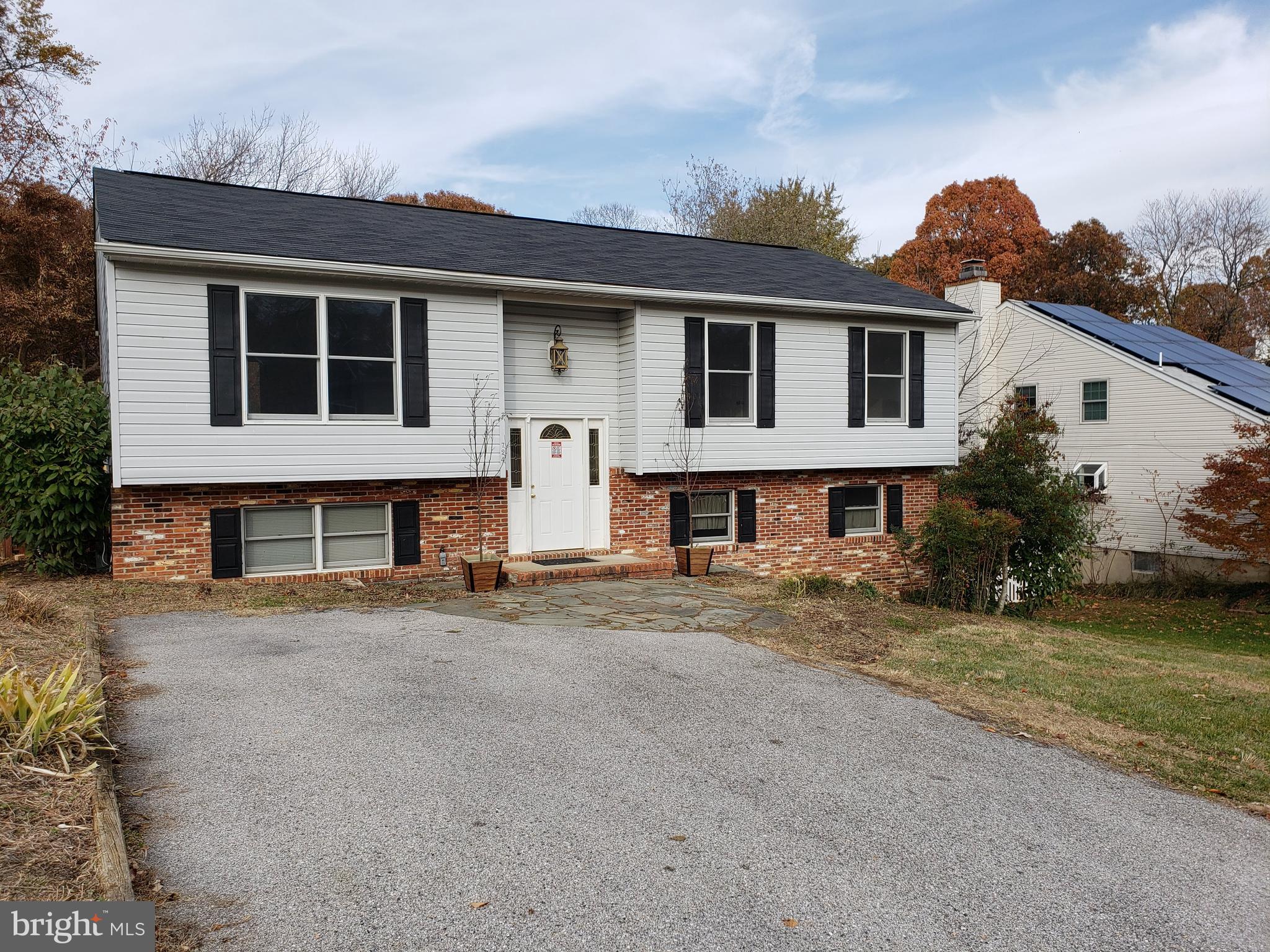 724 HILLCREST DRIVE
