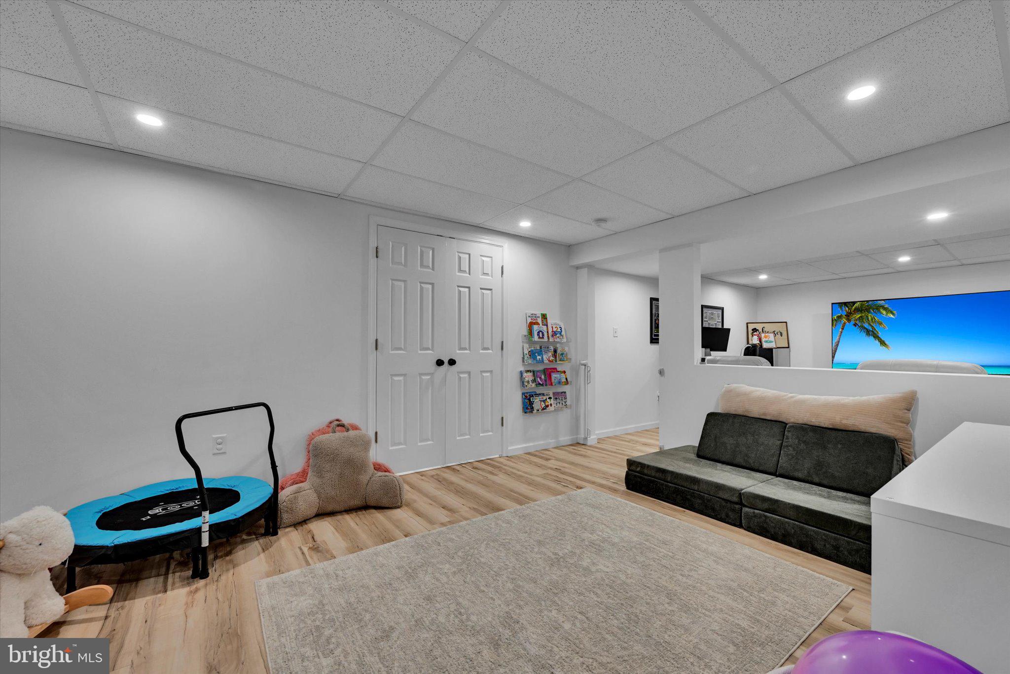 BEVERLY HEIGHTS - Residential