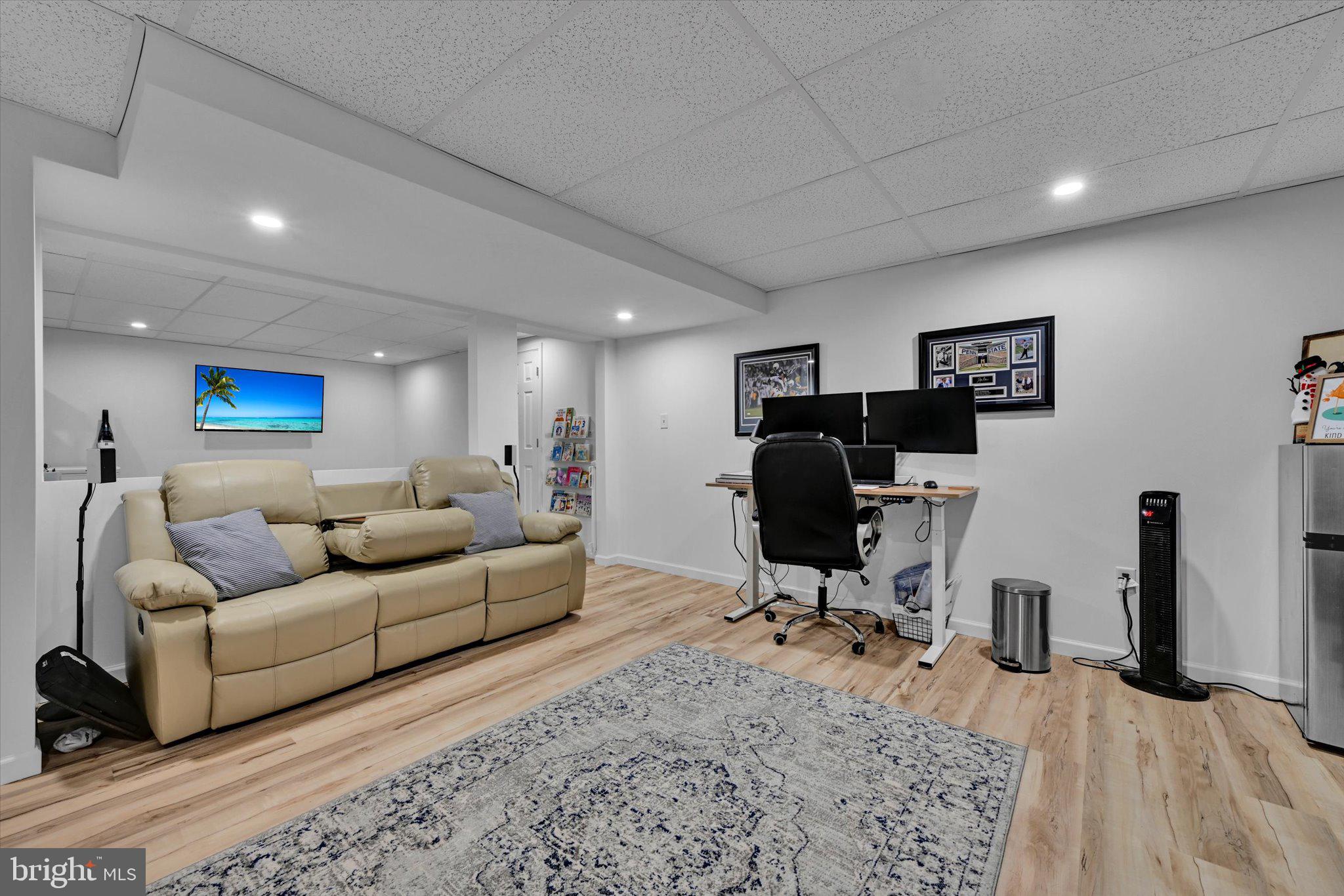 BEVERLY HEIGHTS - Residential