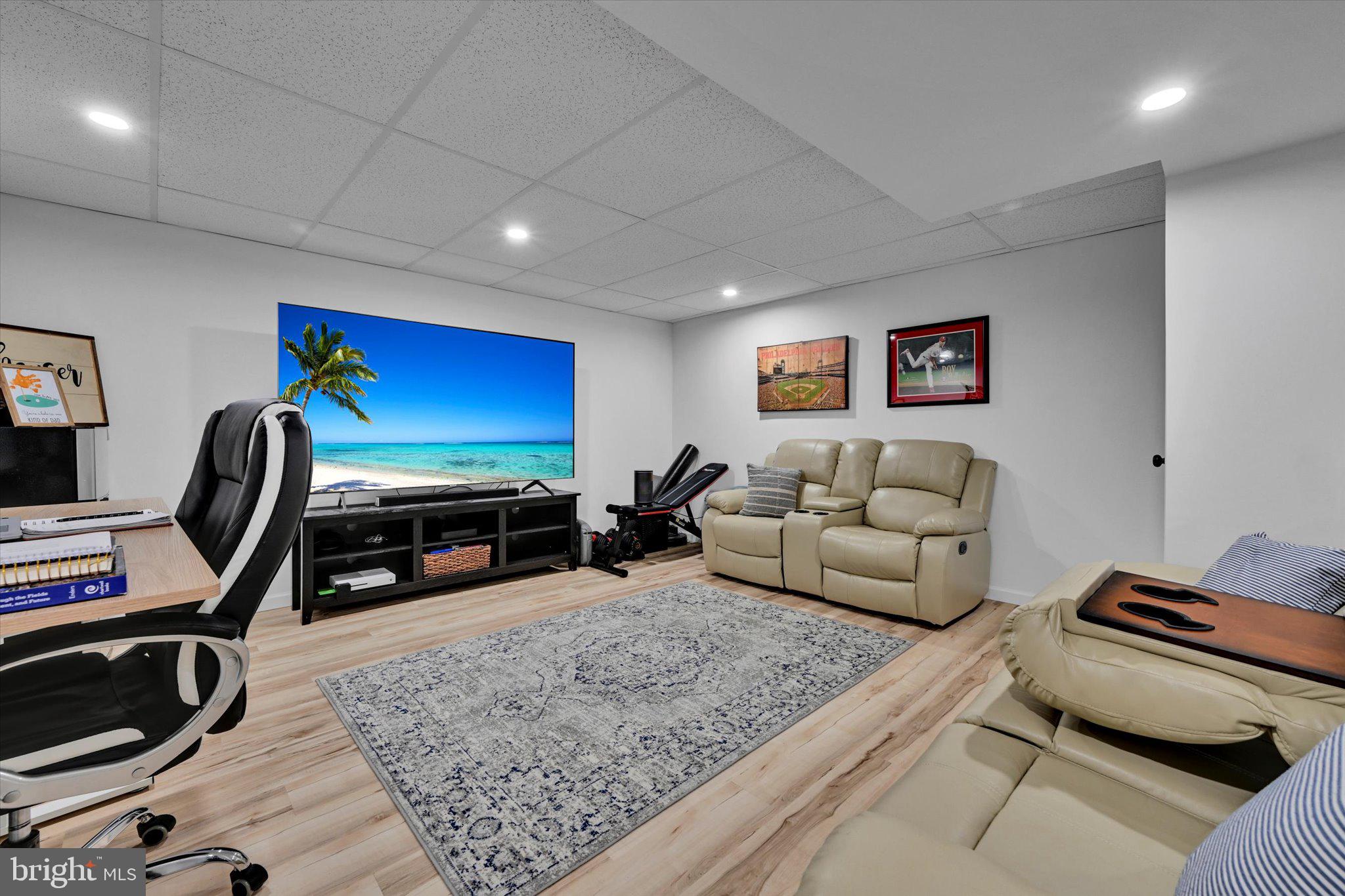 BEVERLY HEIGHTS - Residential