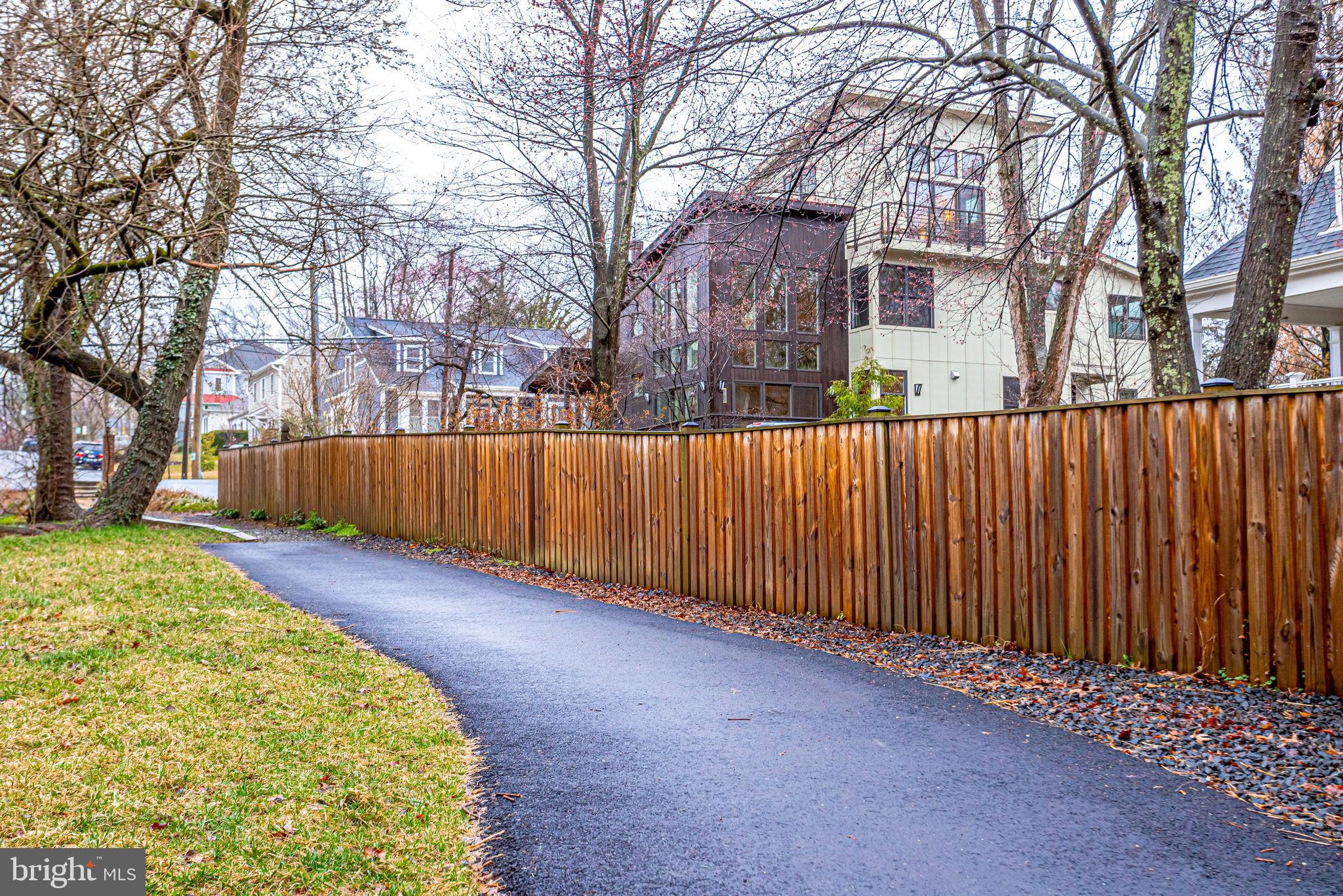 EAST FALLS CHURCH - Residential