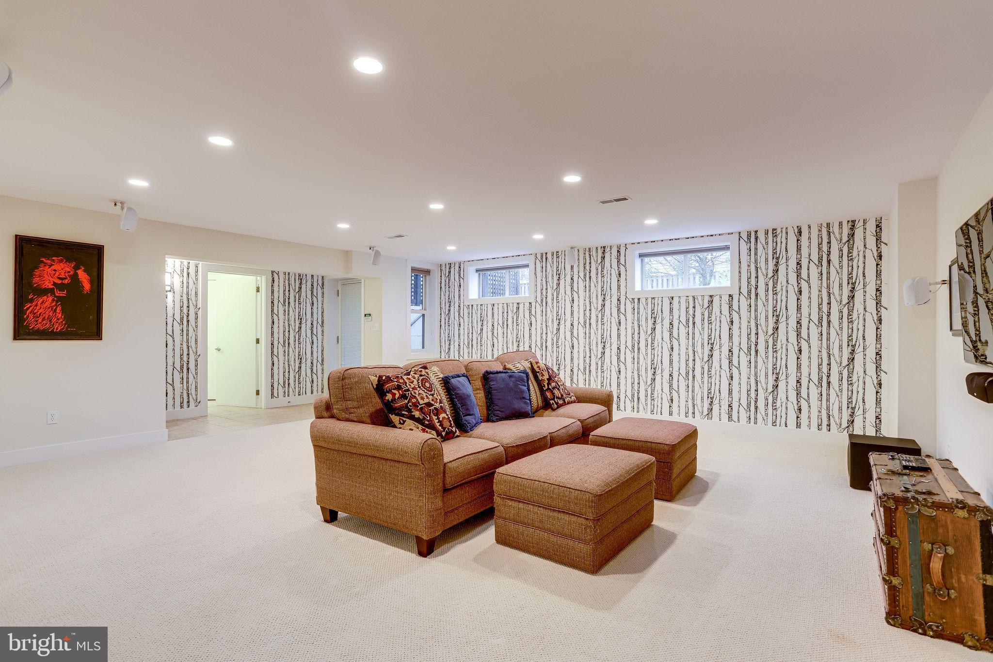 EAST FALLS CHURCH - Residential