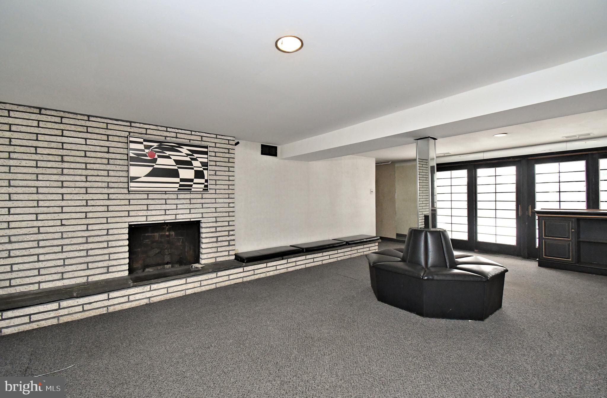 SPRING MILL - Residential