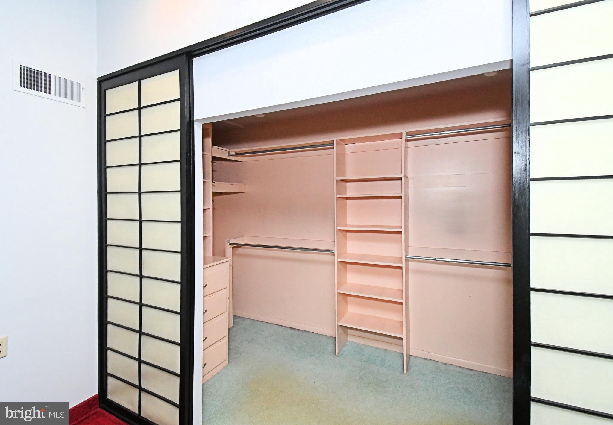 SPRING MILL - Residential