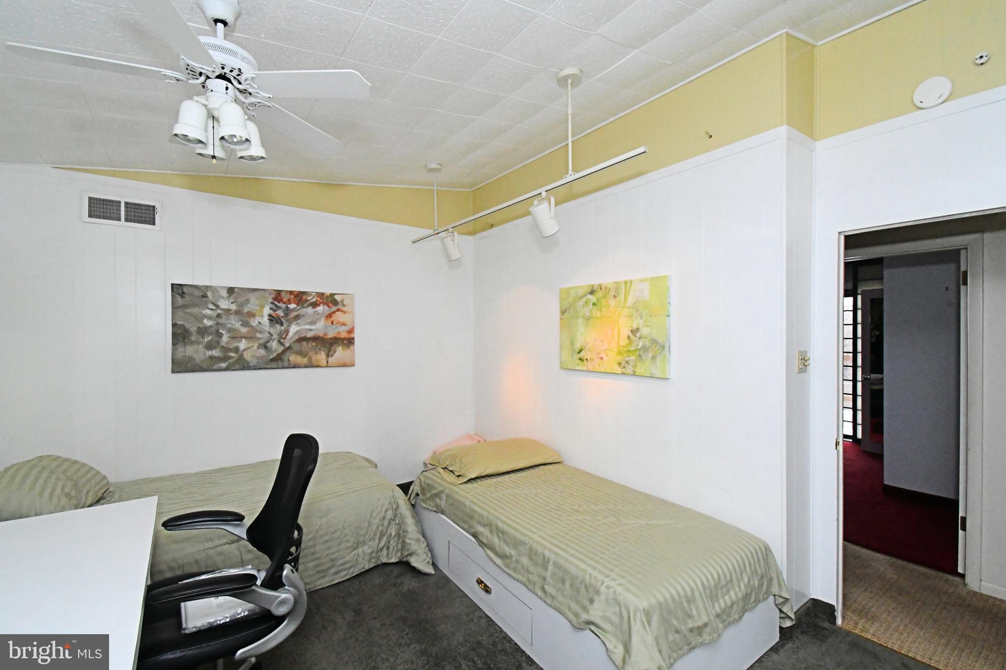 SPRING MILL - Residential