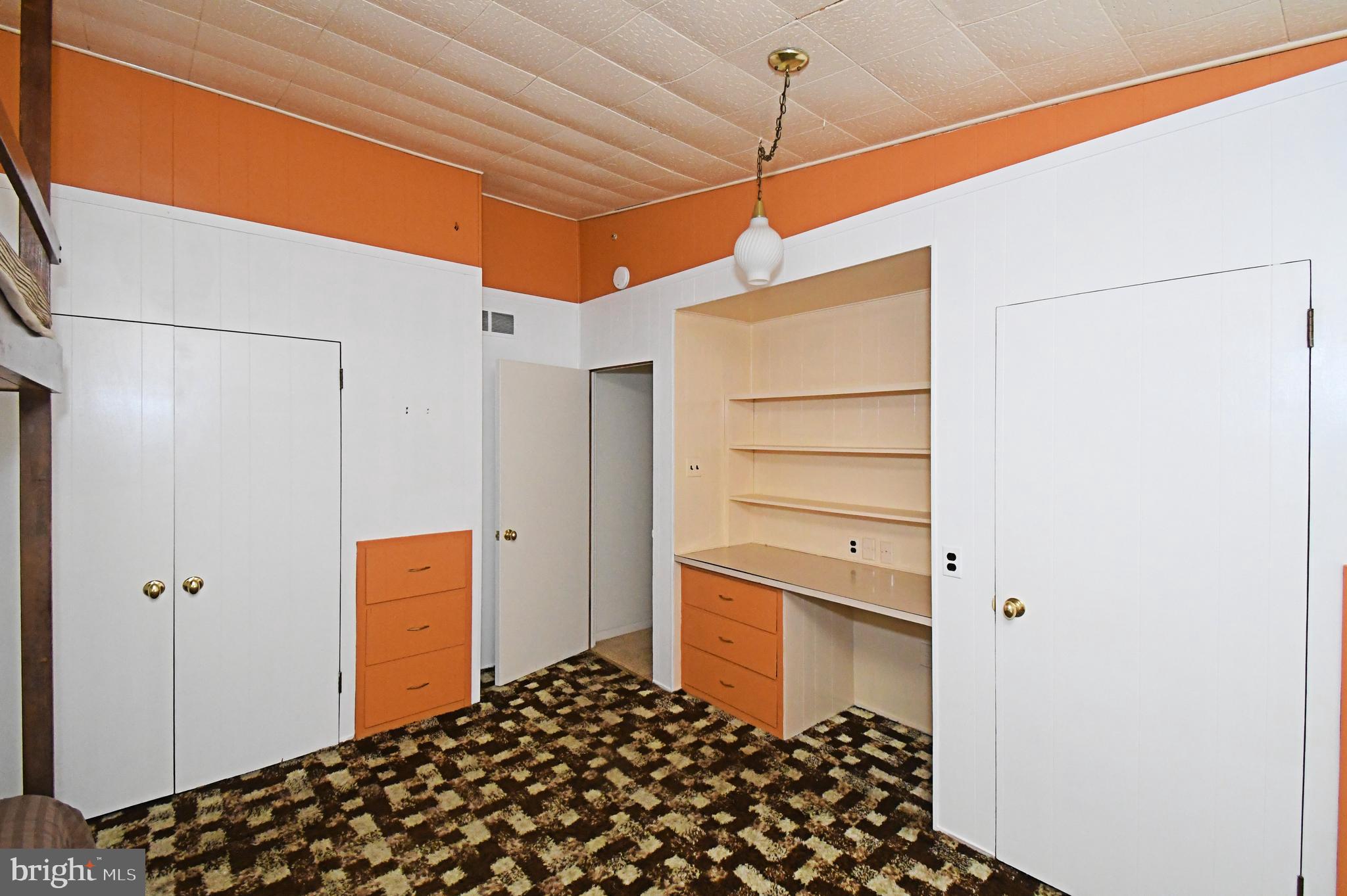 SPRING MILL - Residential