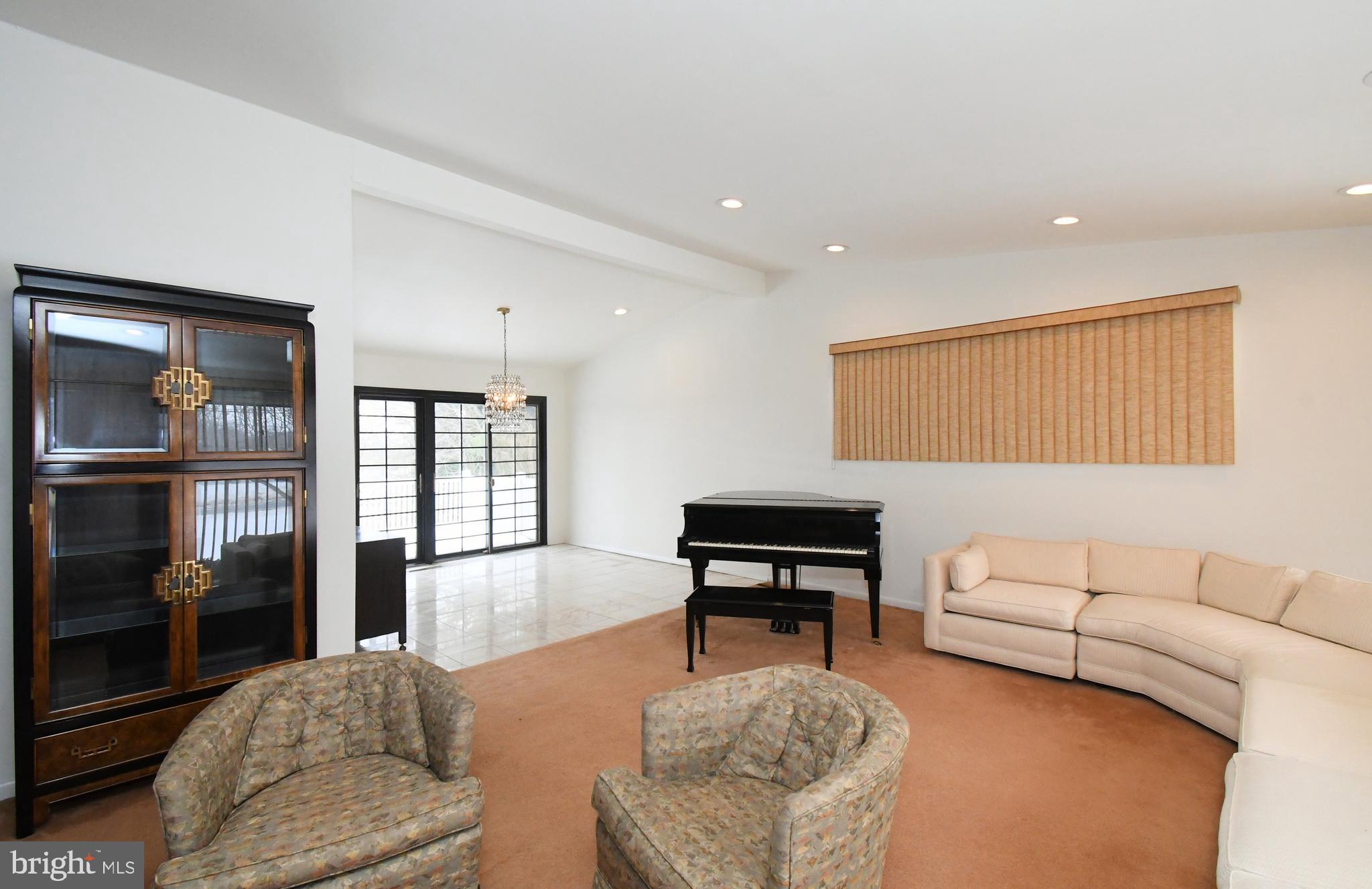 SPRING MILL - Residential