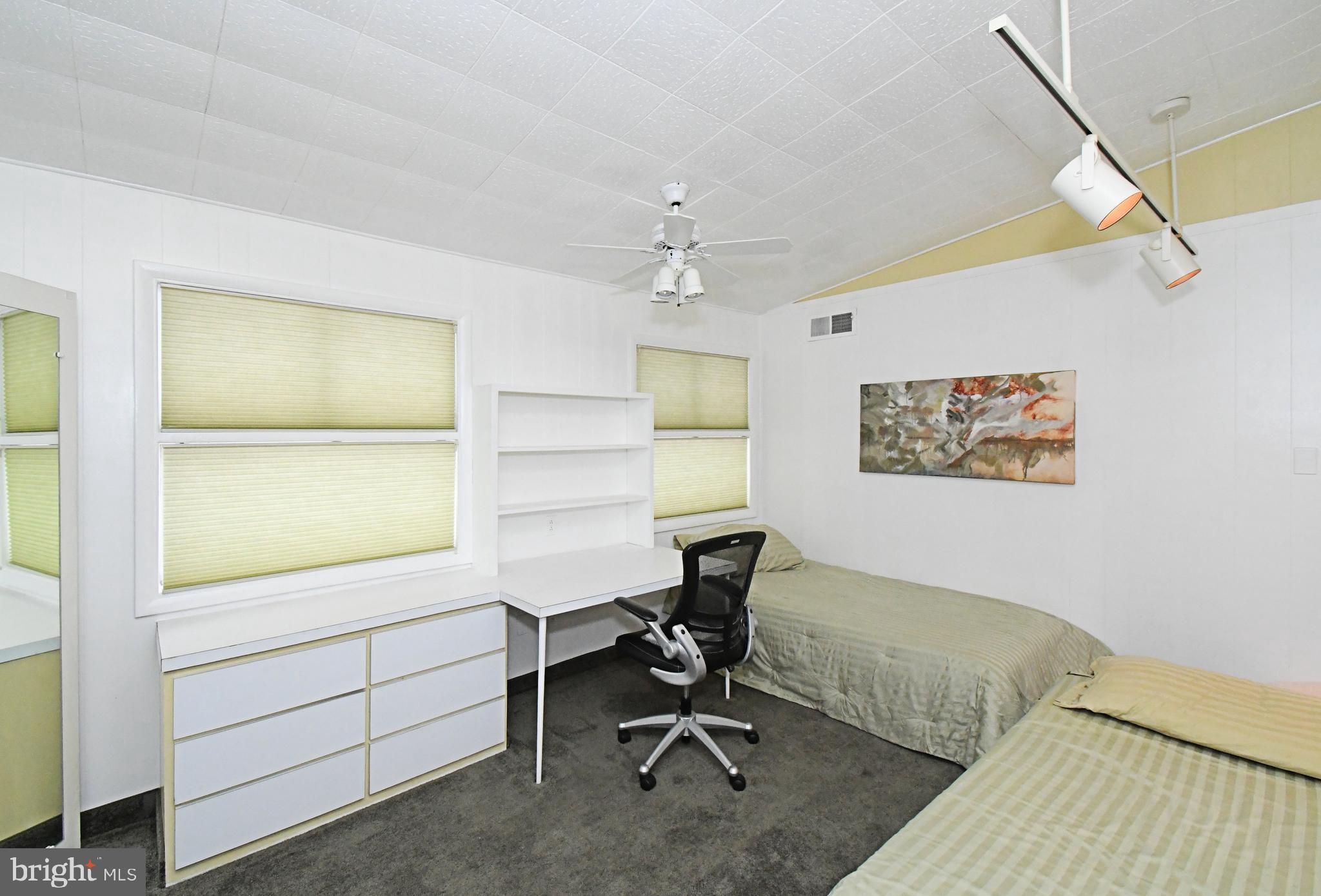 SPRING MILL - Residential