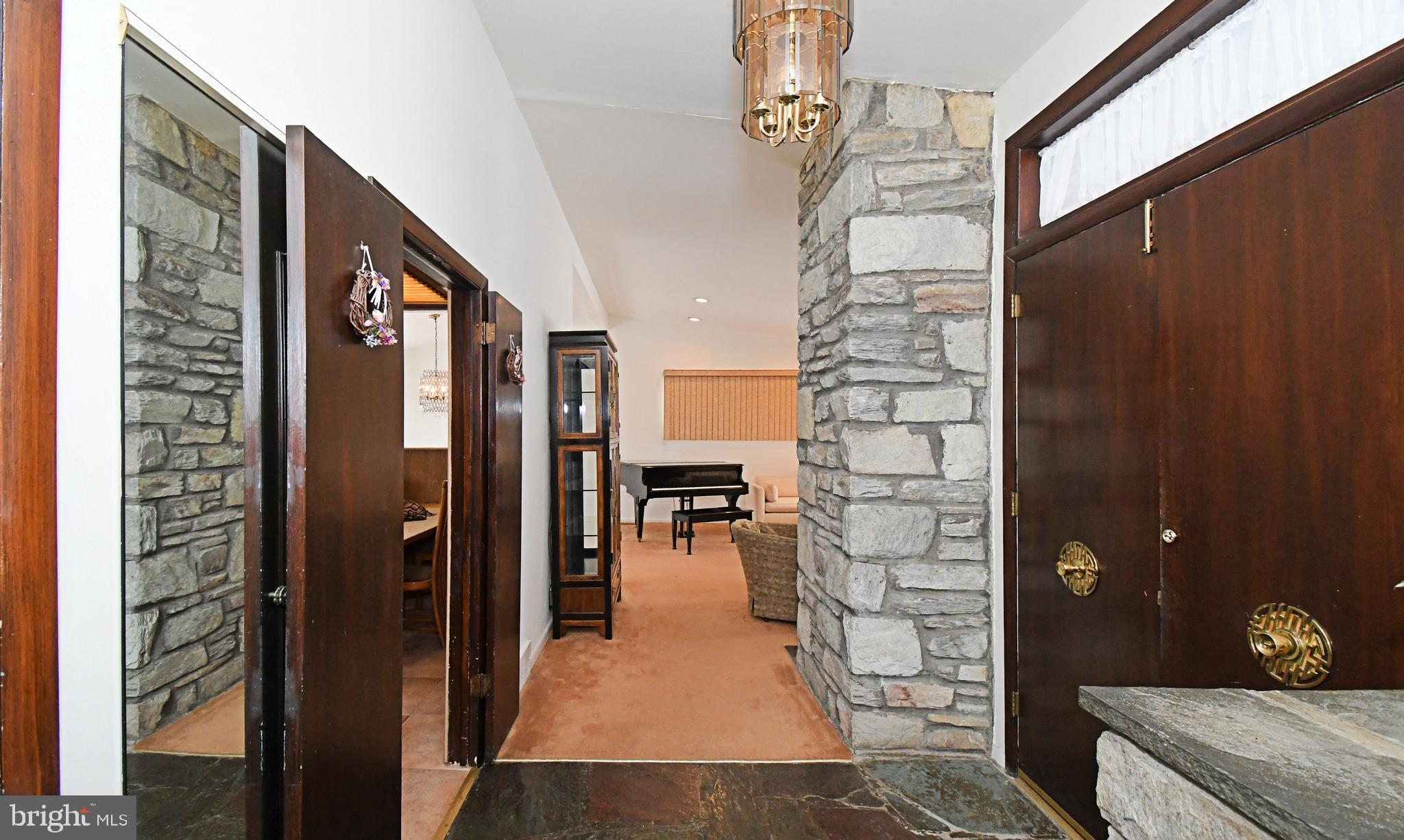 SPRING MILL - Residential