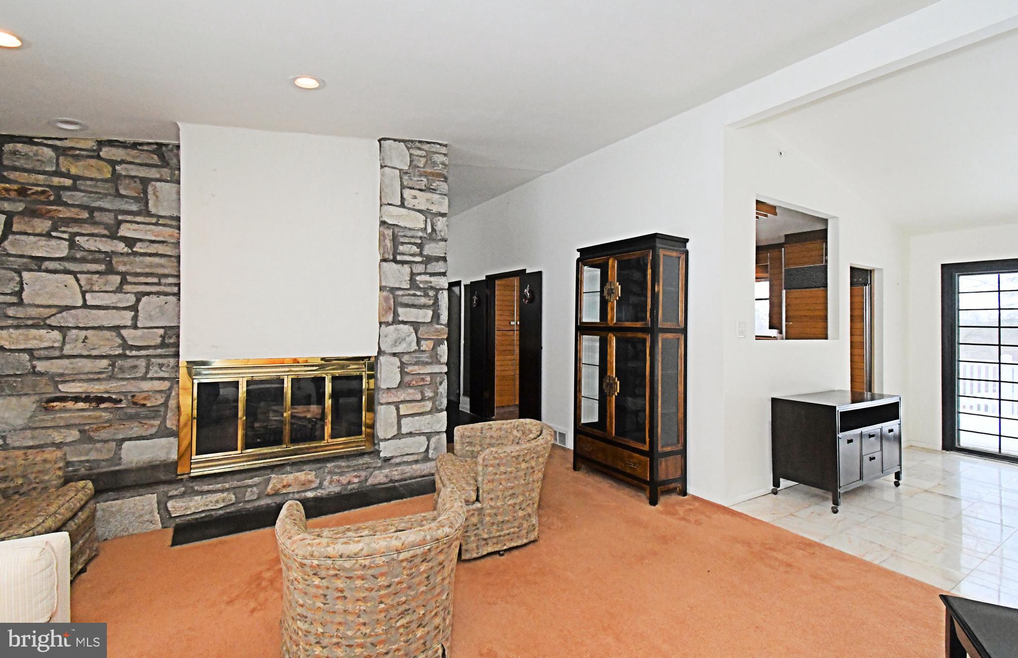 SPRING MILL - Residential