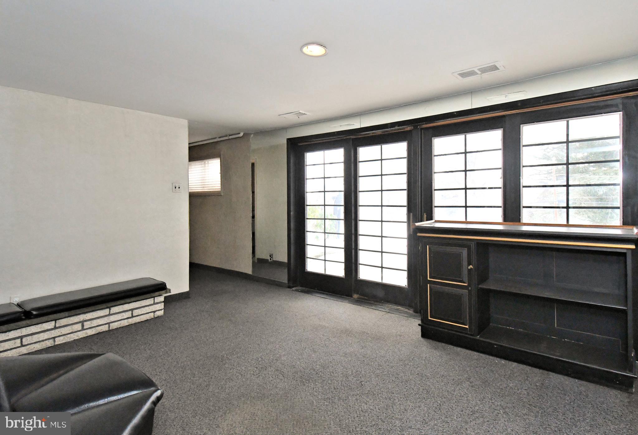 SPRING MILL - Residential