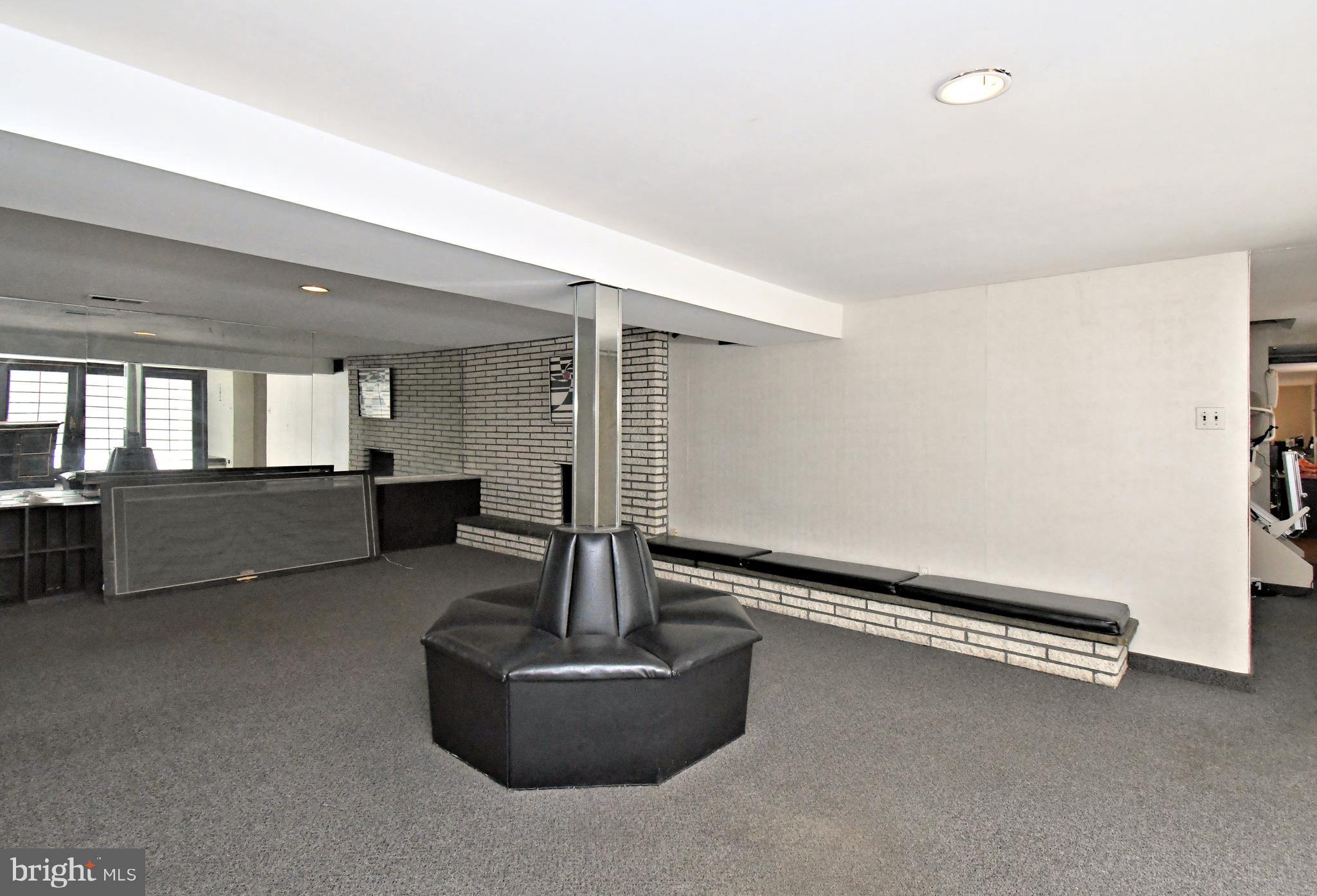 SPRING MILL - Residential