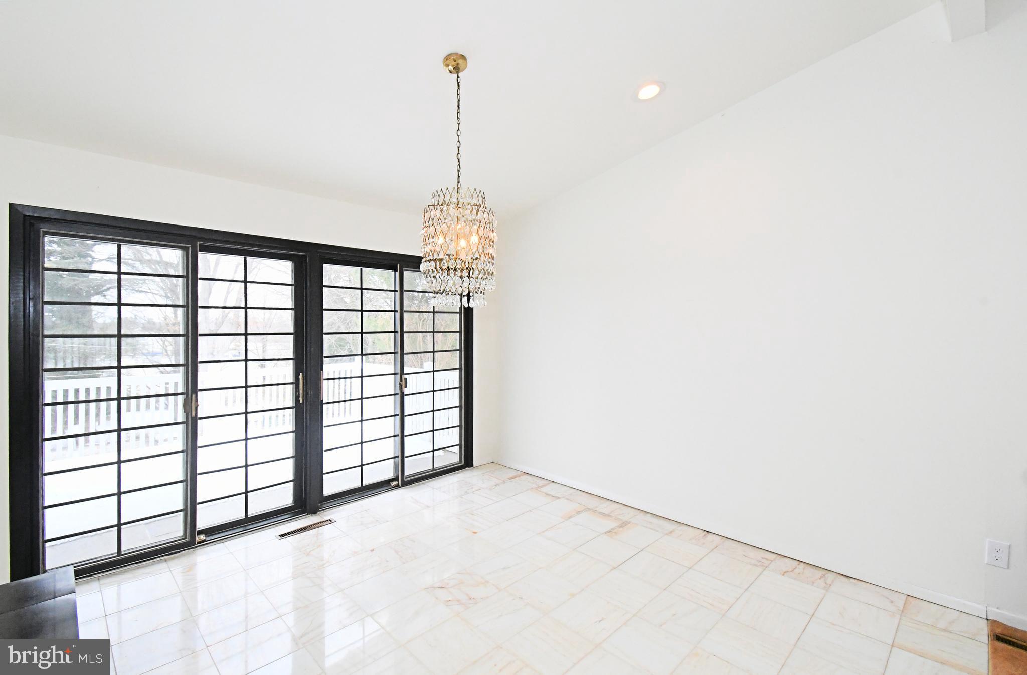 SPRING MILL - Residential