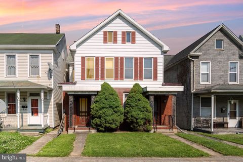 Townhouse For Sale - 120 Shaw Avenue<br/> Mifflin County, LEWISTOWN, PA 17044