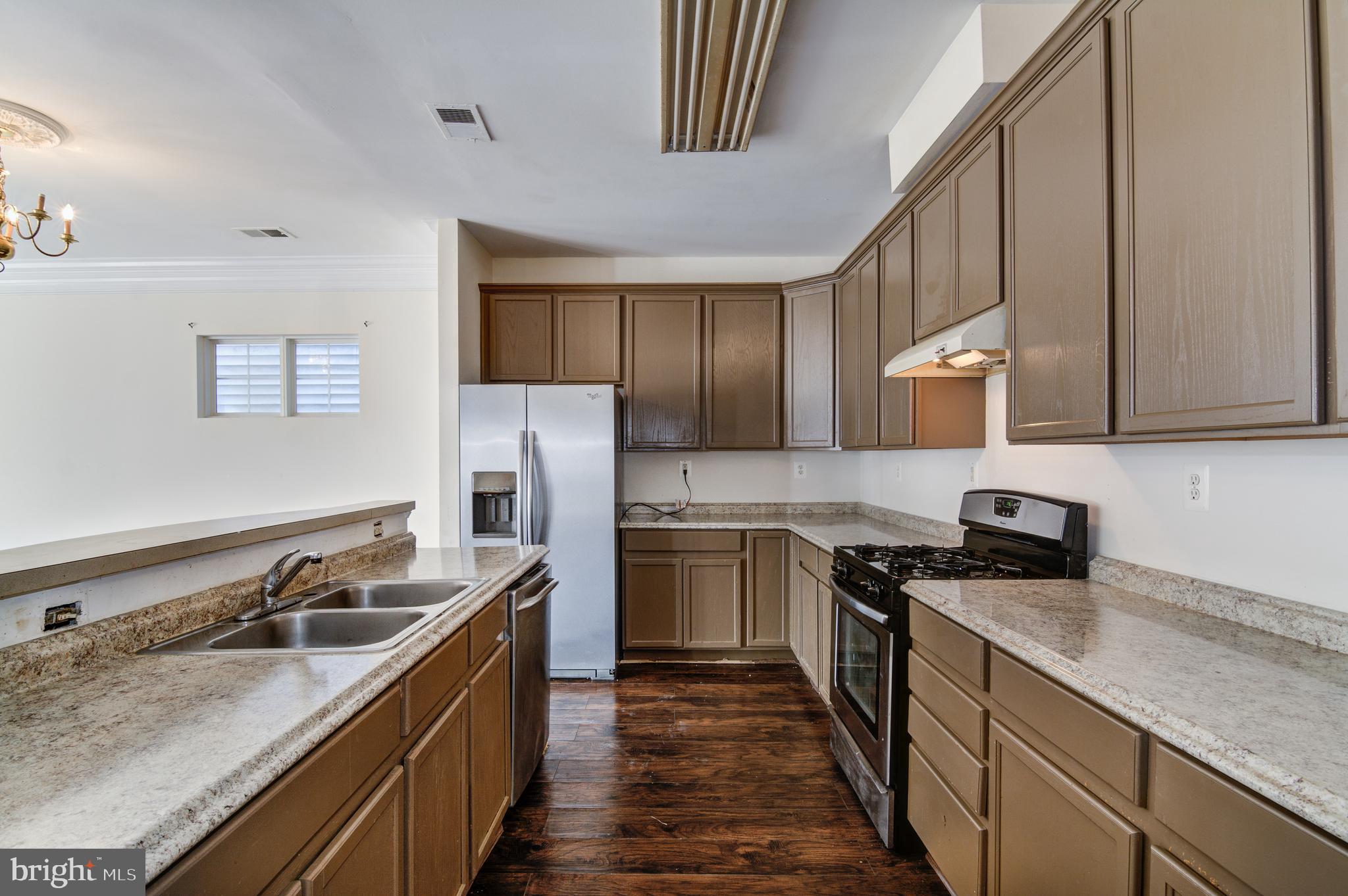 RIVER OAKS - Residential