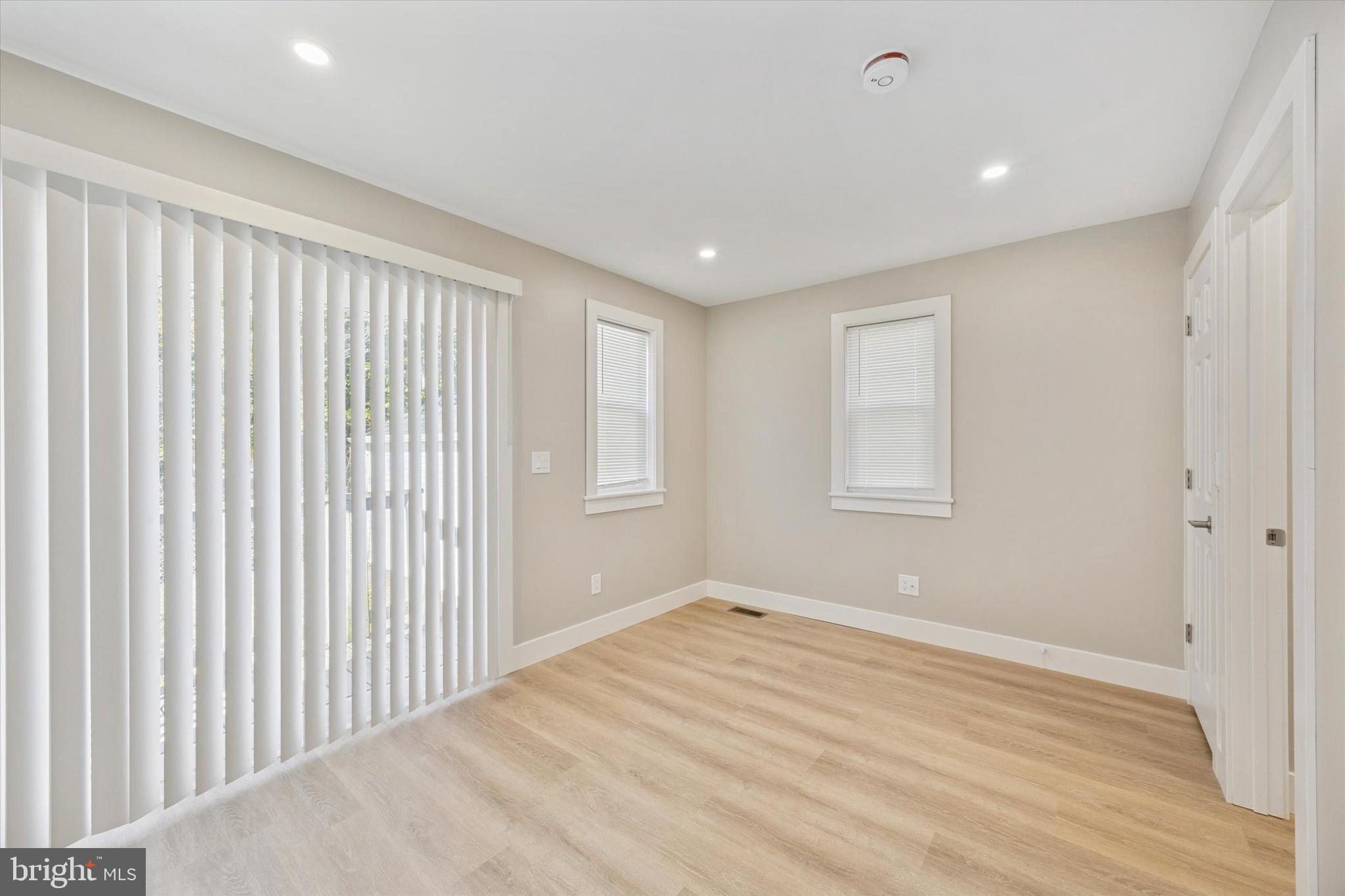 LESTER - Residential