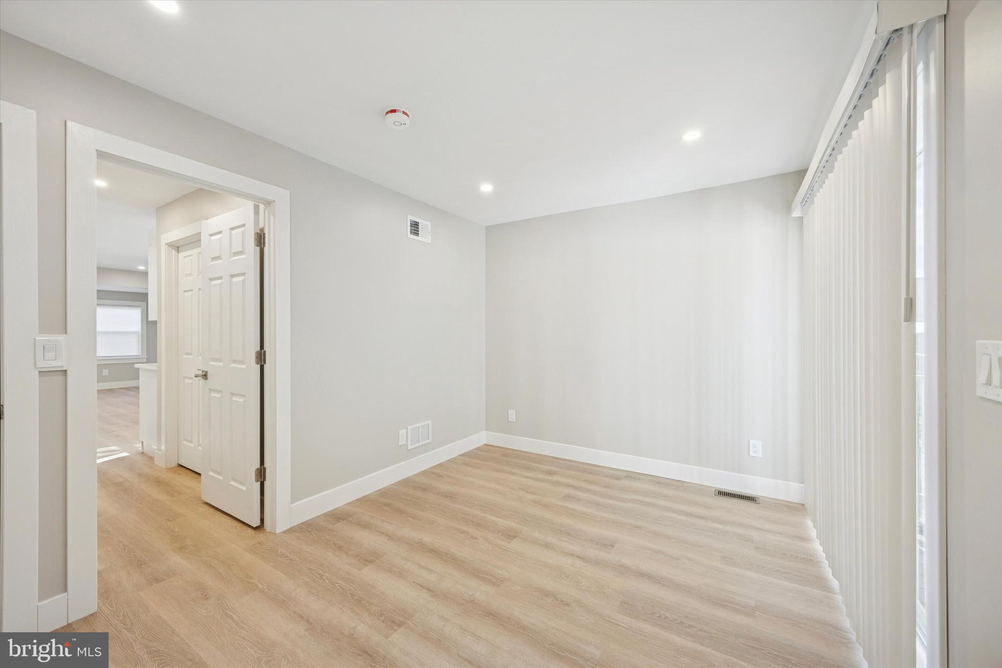 LESTER - Residential