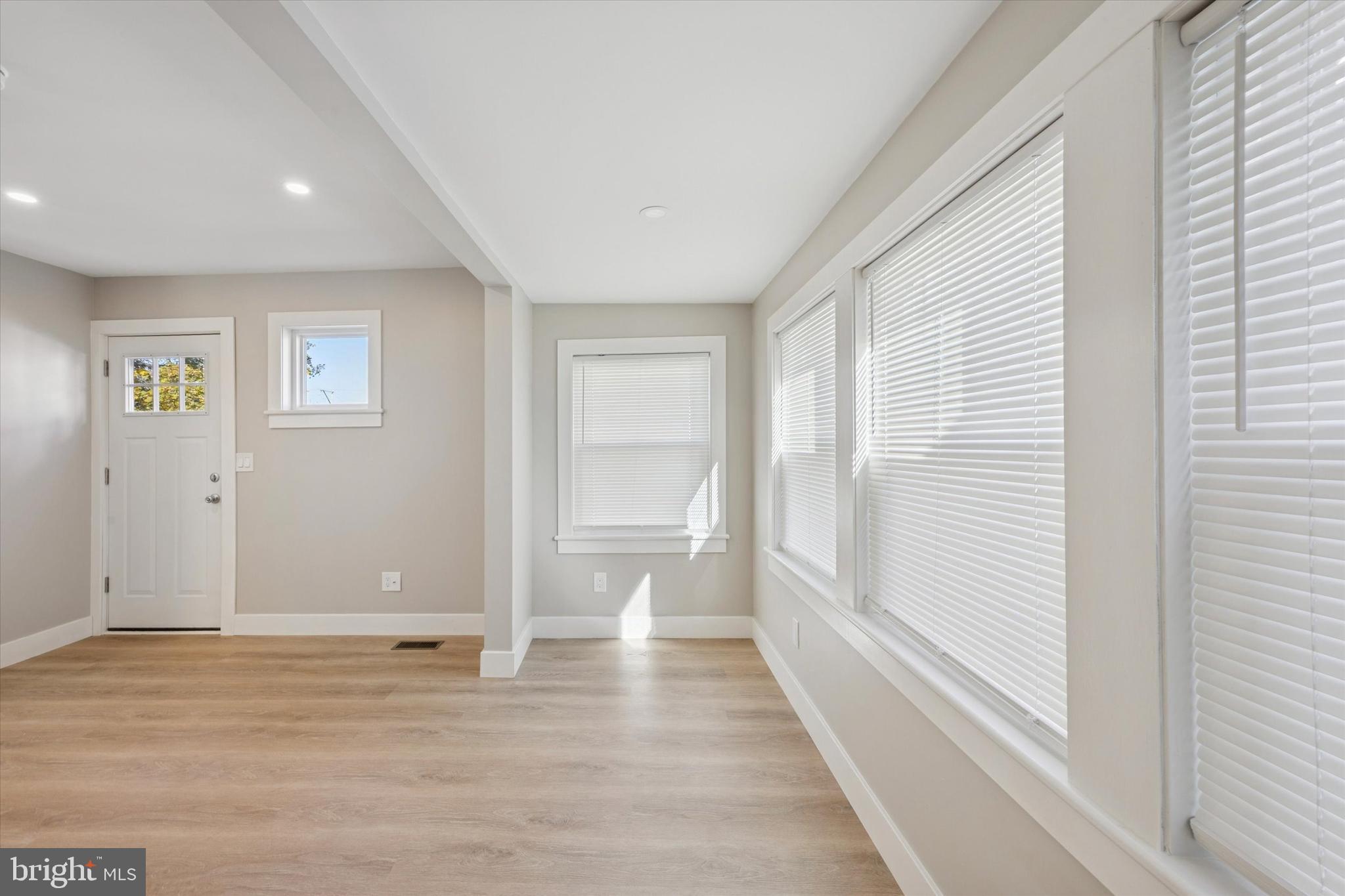 LESTER - Residential