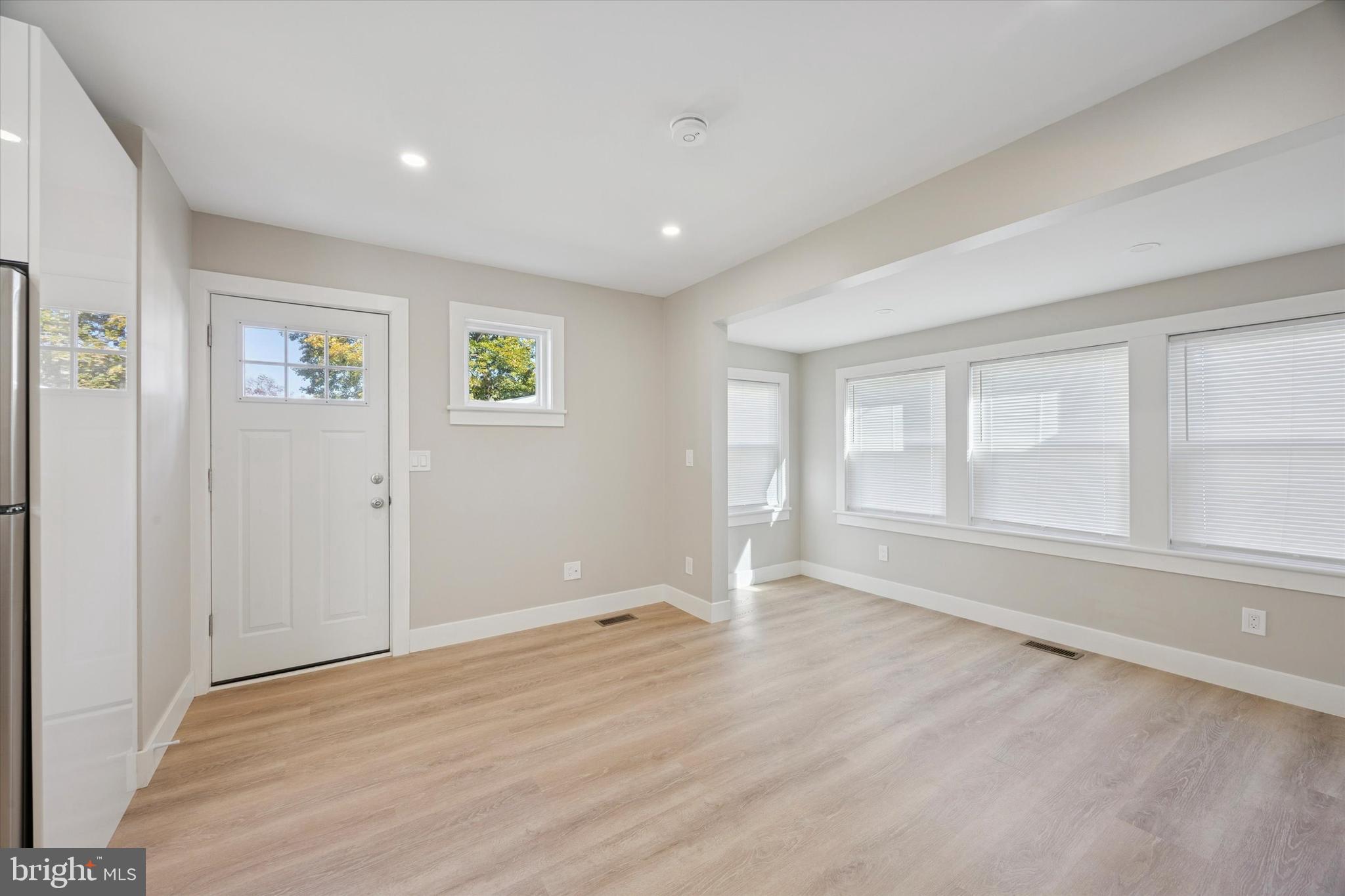 LESTER - Residential