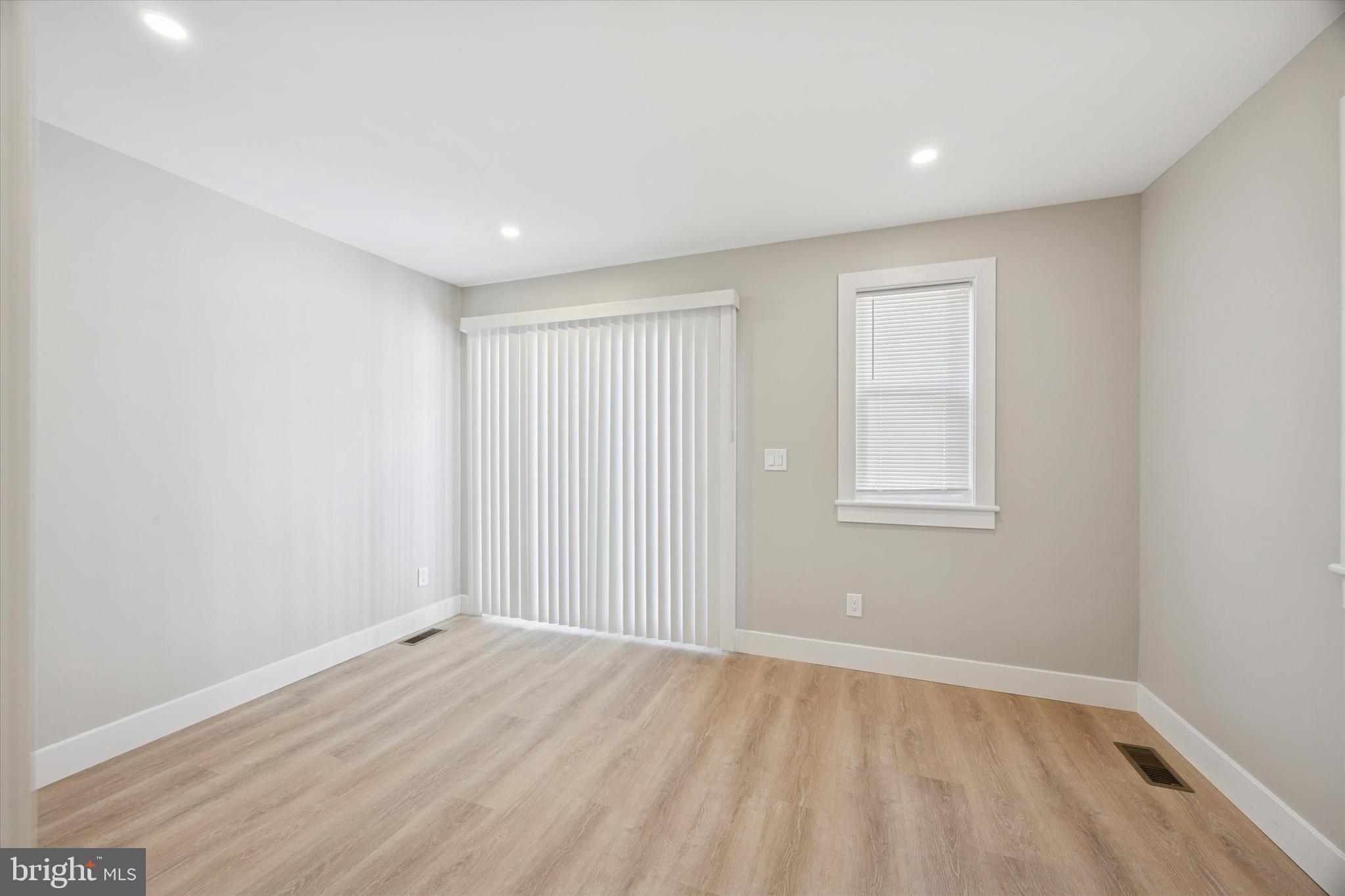 LESTER - Residential