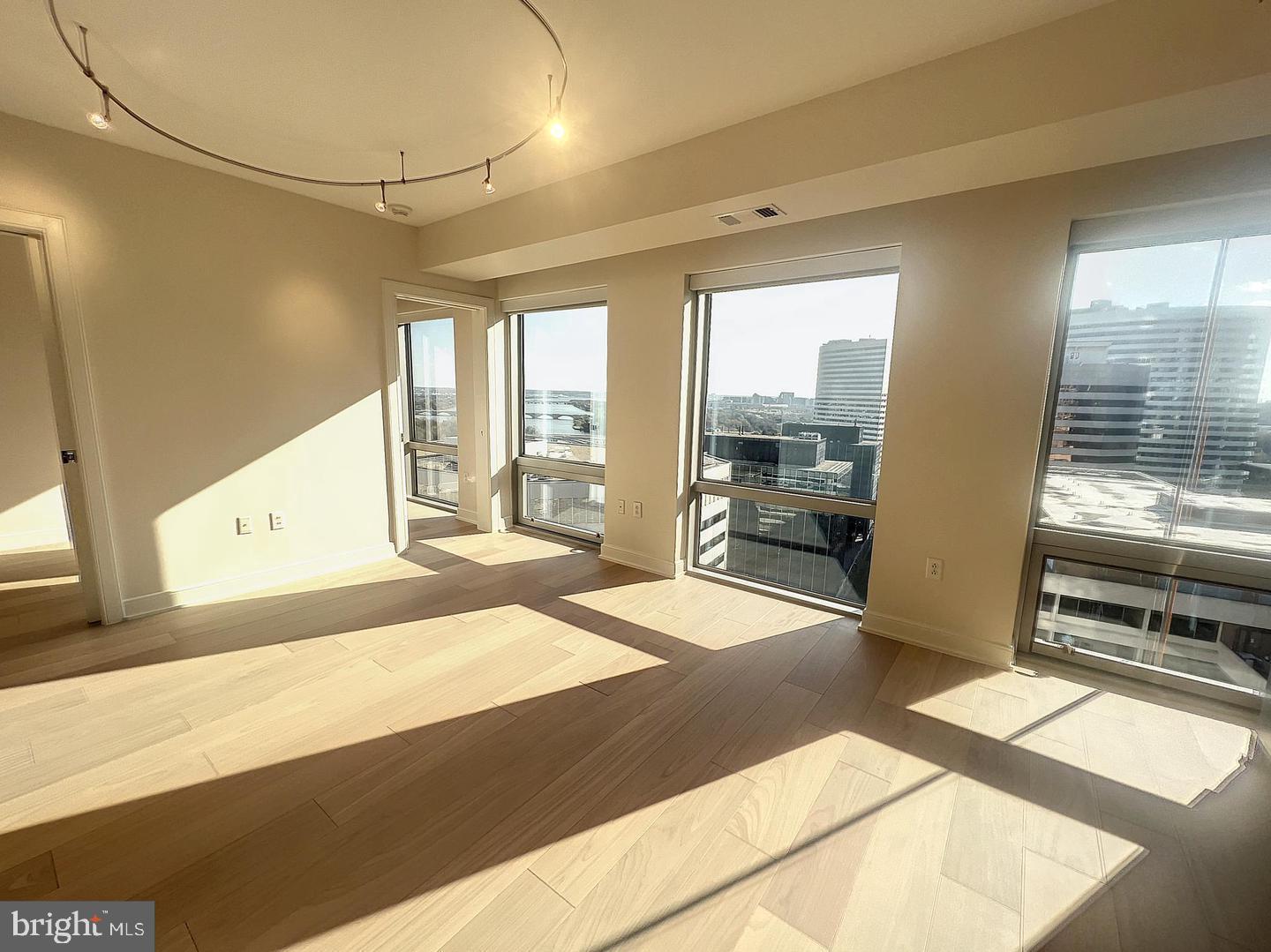 THE WATERVIEW - Residential Lease