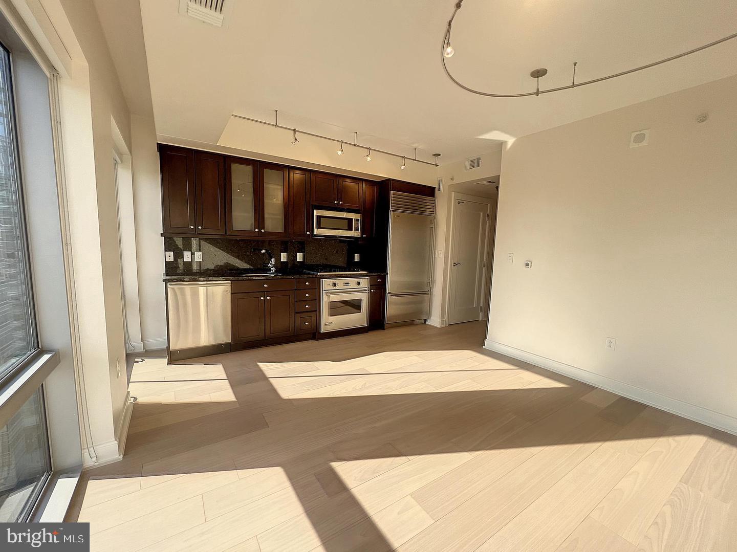 THE WATERVIEW - Residential Lease