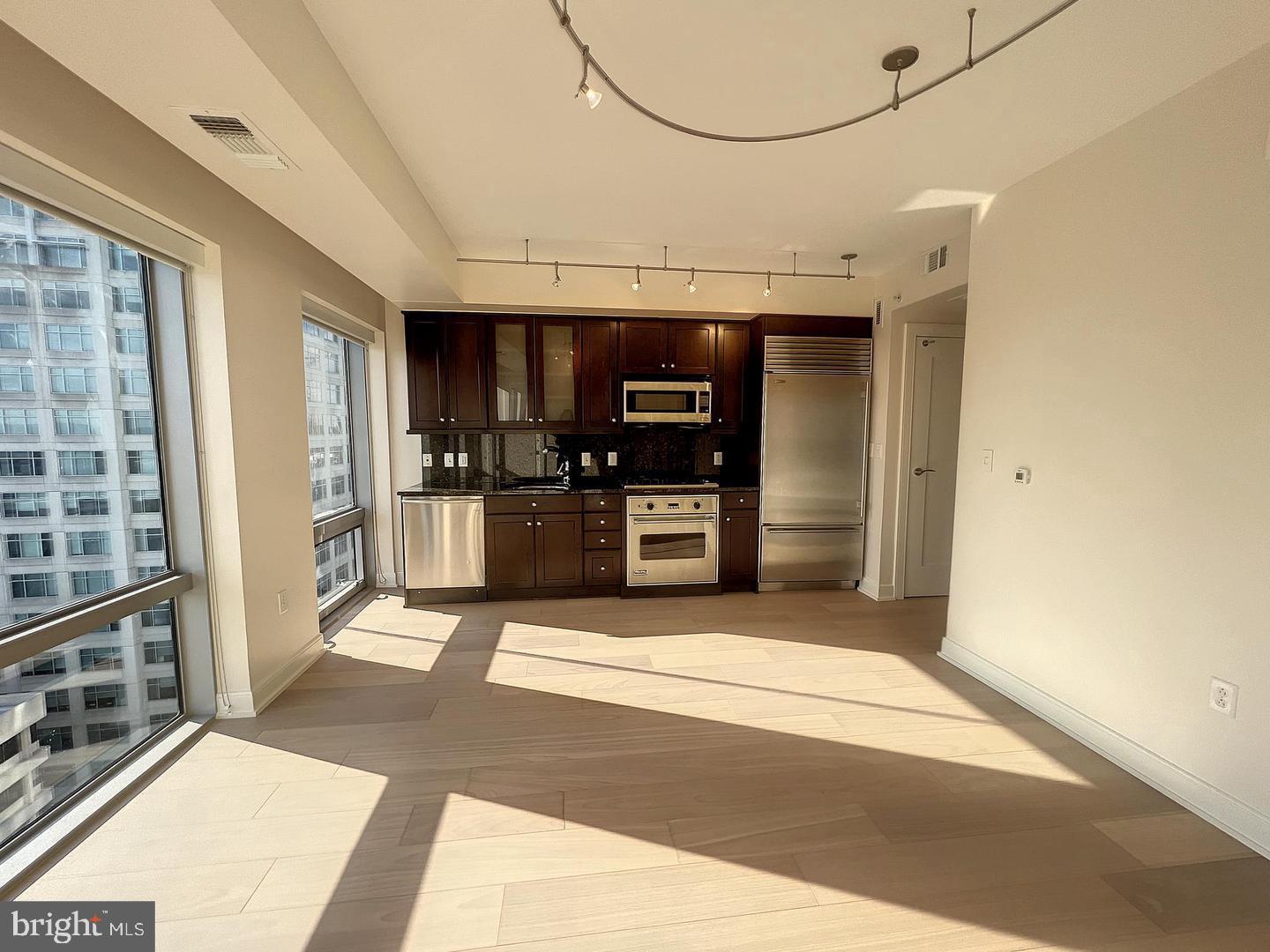 THE WATERVIEW - Residential Lease