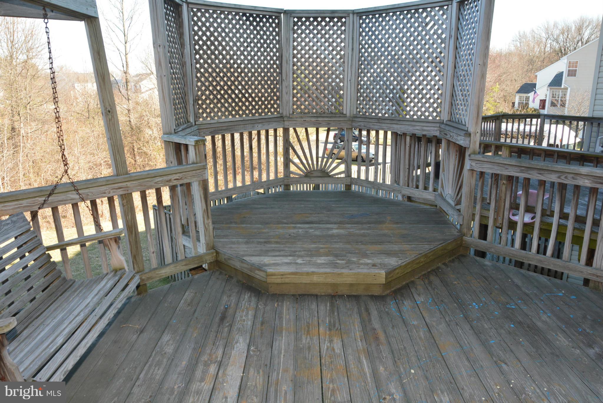 RIDGE COMMONS - Residential