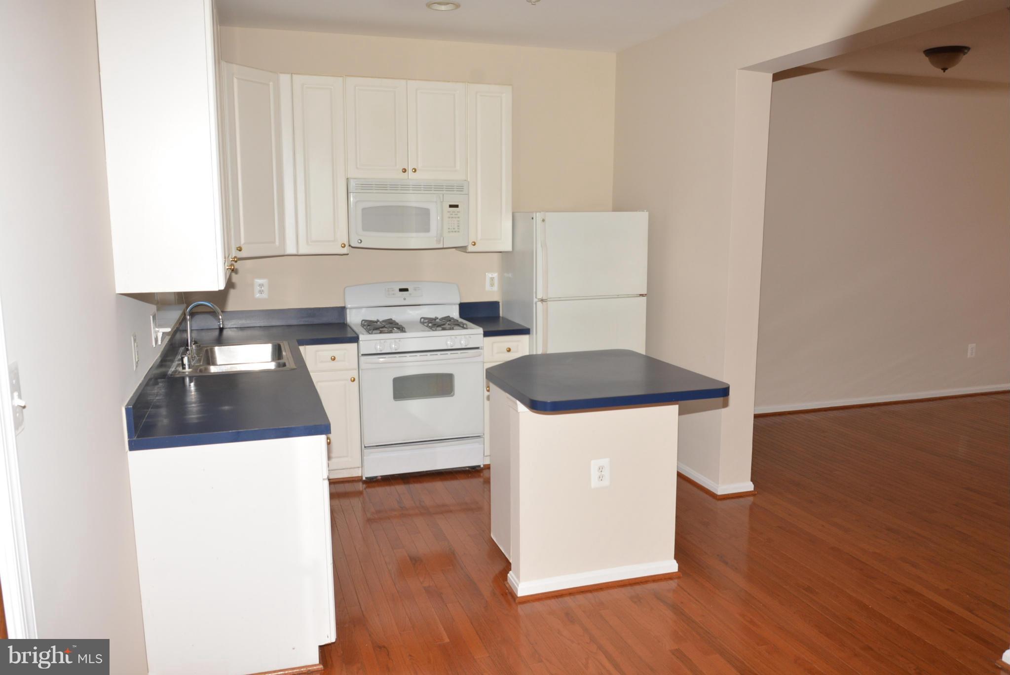 RIDGE COMMONS - Residential