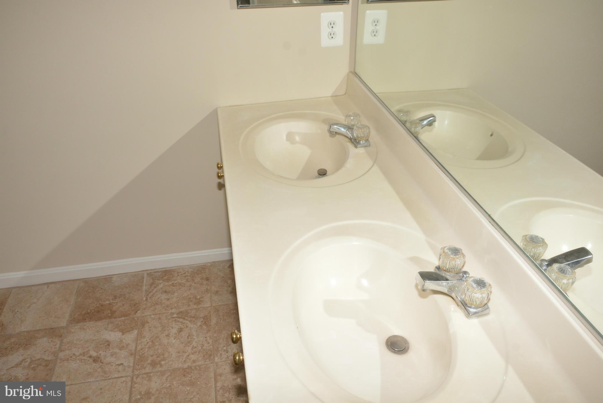 RIDGE COMMONS - Residential