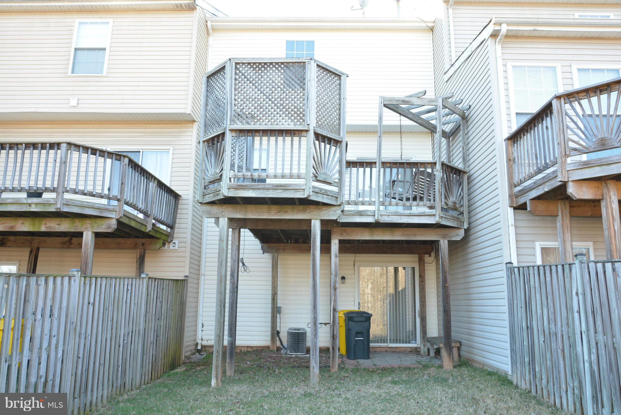 RIDGE COMMONS - Residential