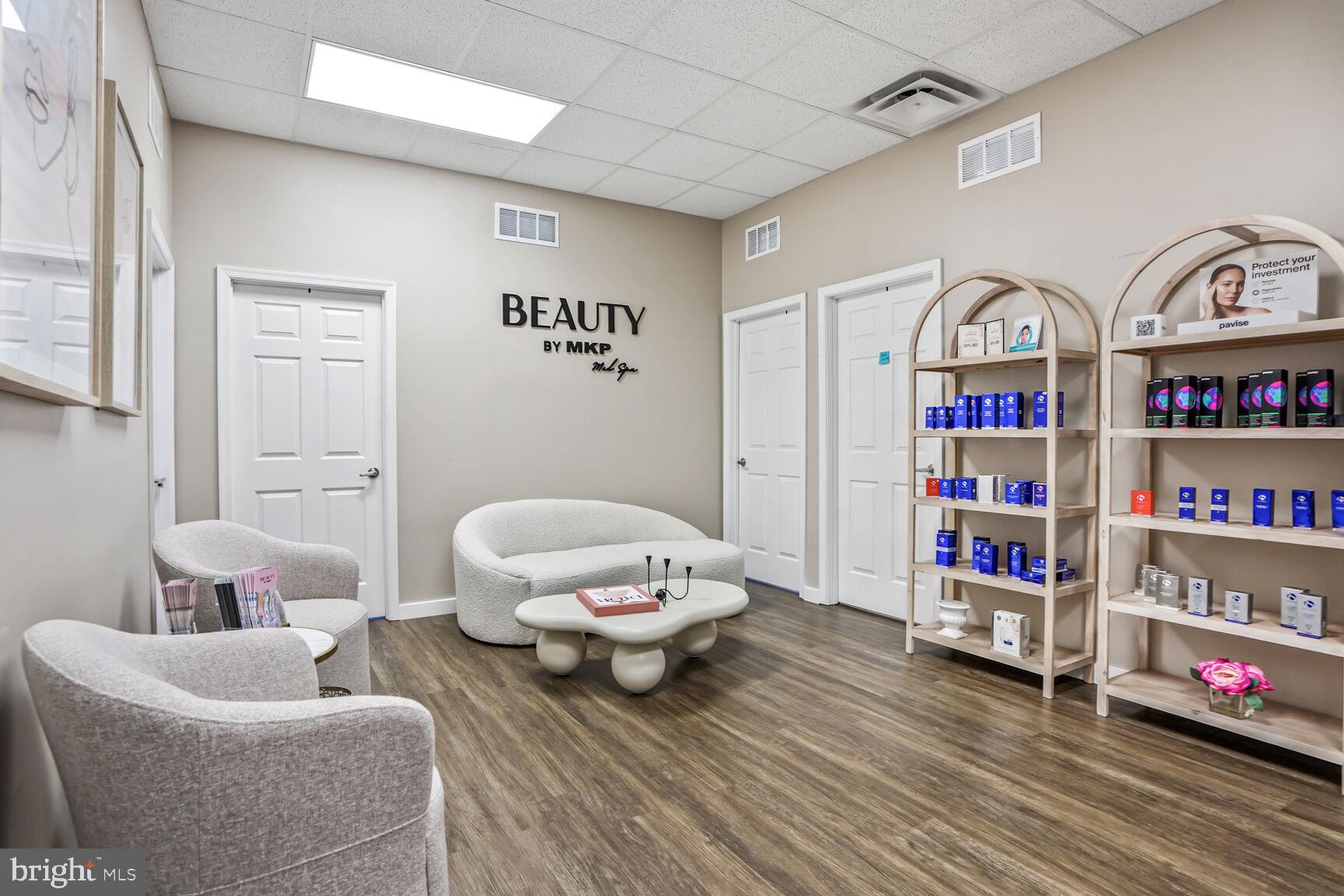 7121 LEESBURG PIKE E 2-2