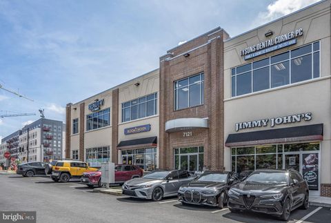 Photo of 7121 - E Leesburg Pike #2-2, FALLS CHURCH, VA 22043 (MLS # VAFX2300146)