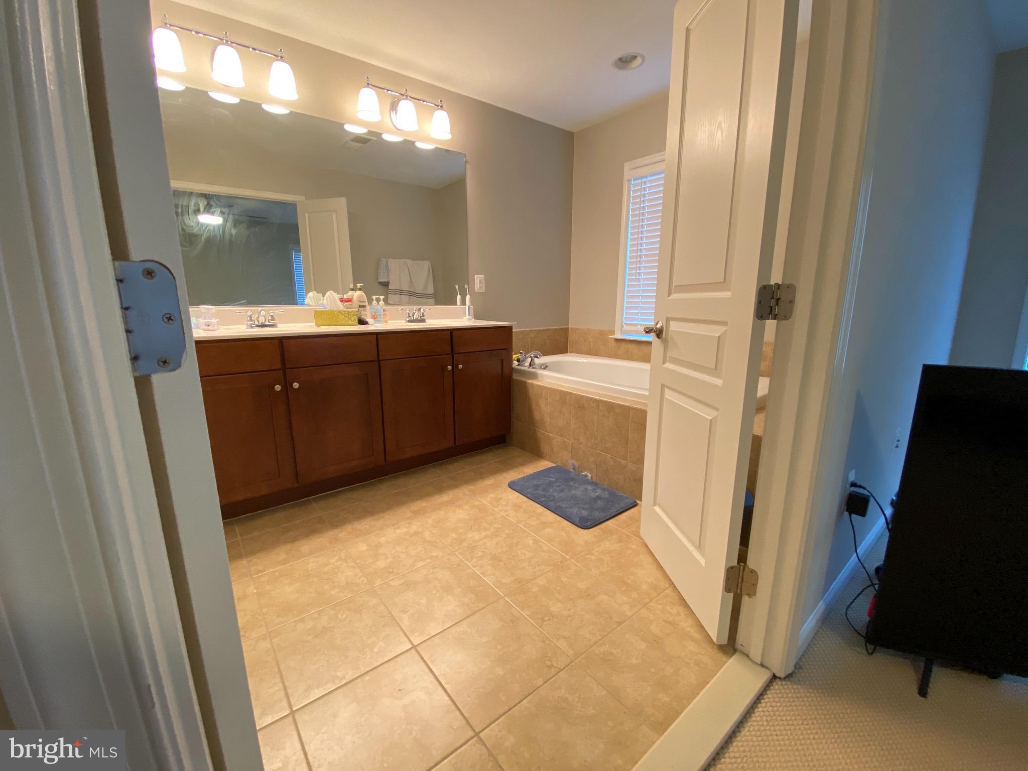 FAIR OAKS - Residential Lease