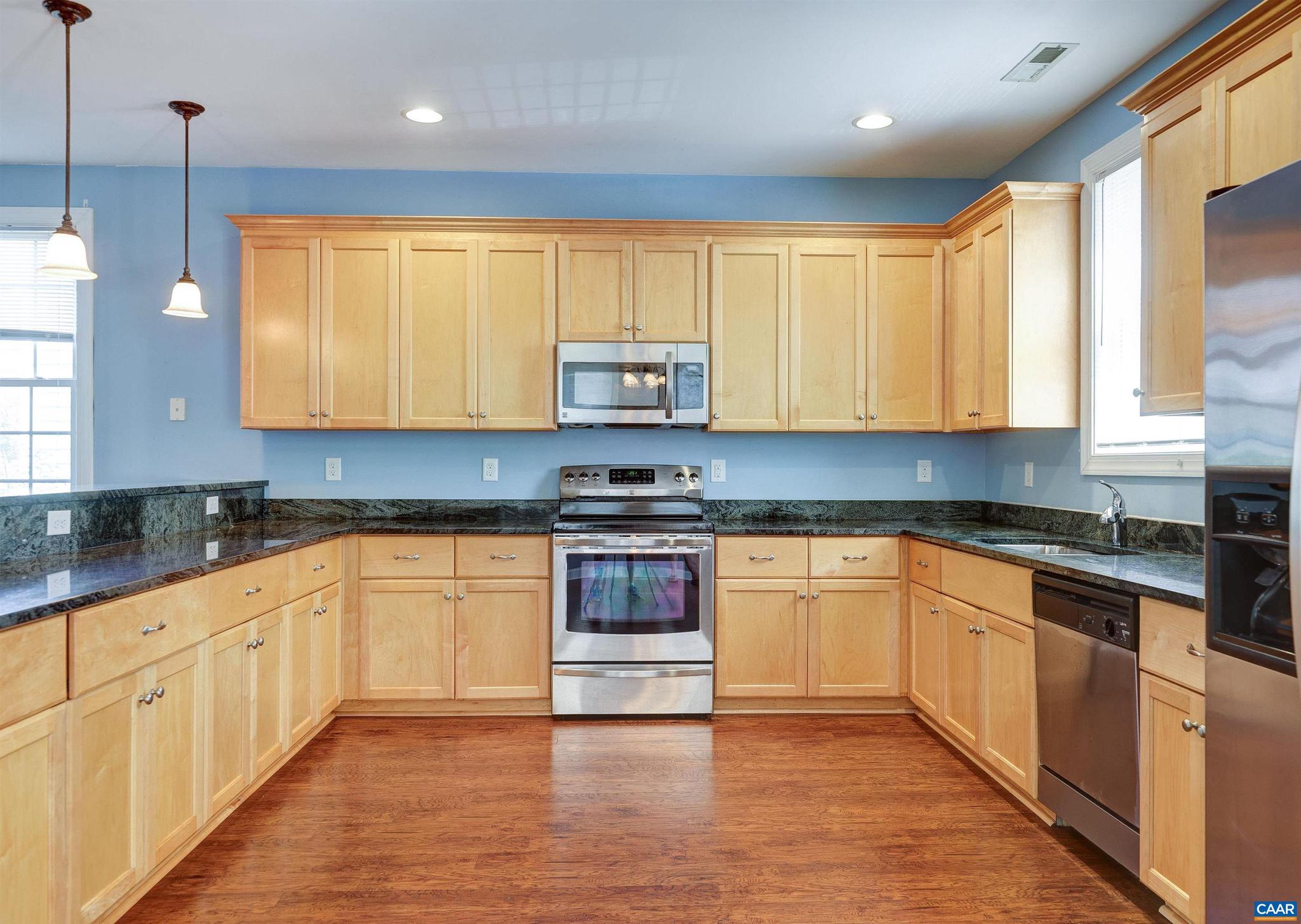 COUNTRY GREEN COTTAGES - Residential