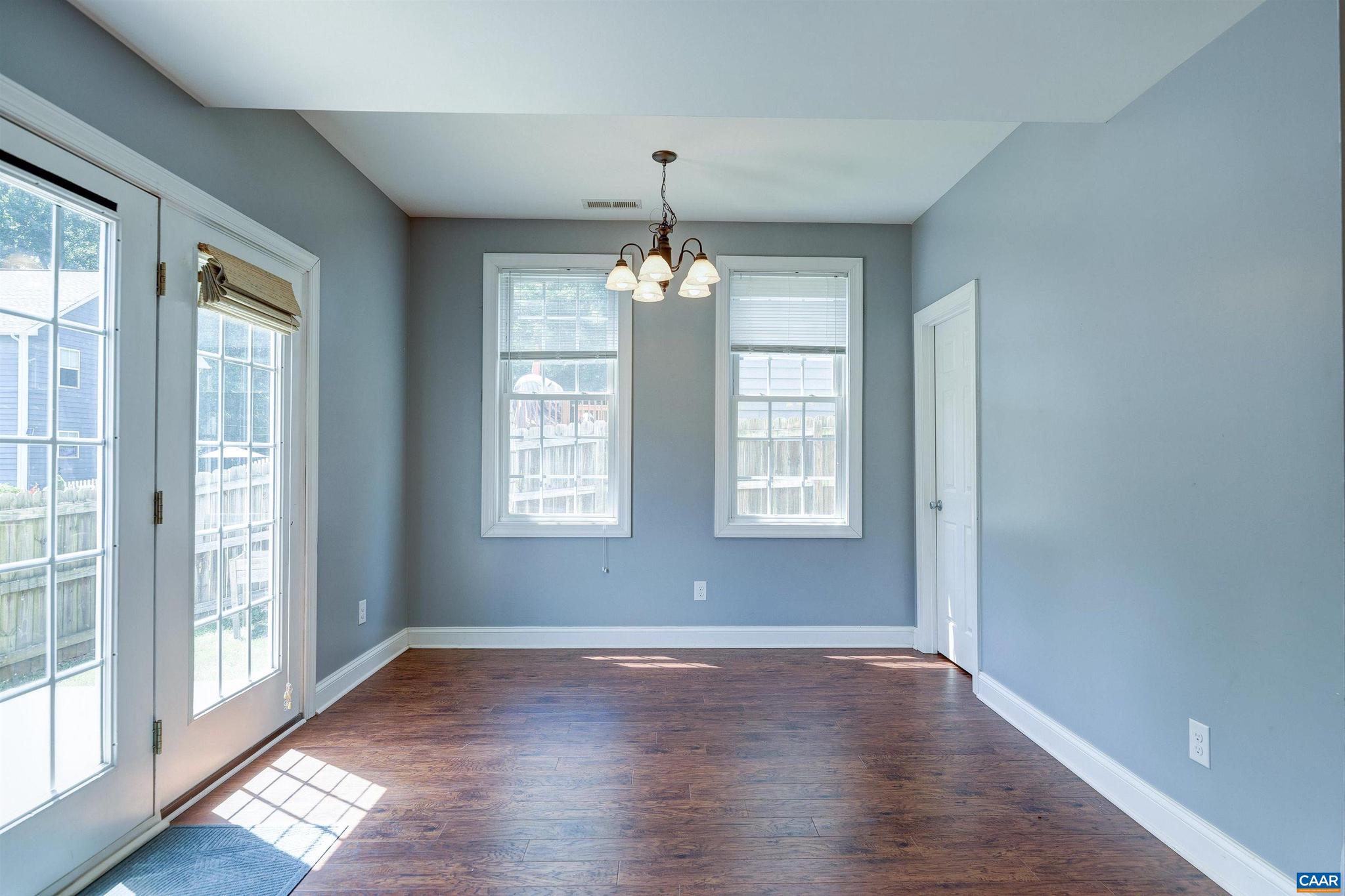 COUNTRY GREEN COTTAGES - Residential