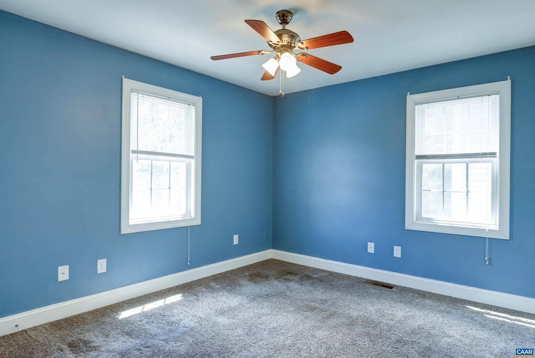 COUNTRY GREEN COTTAGES - Residential