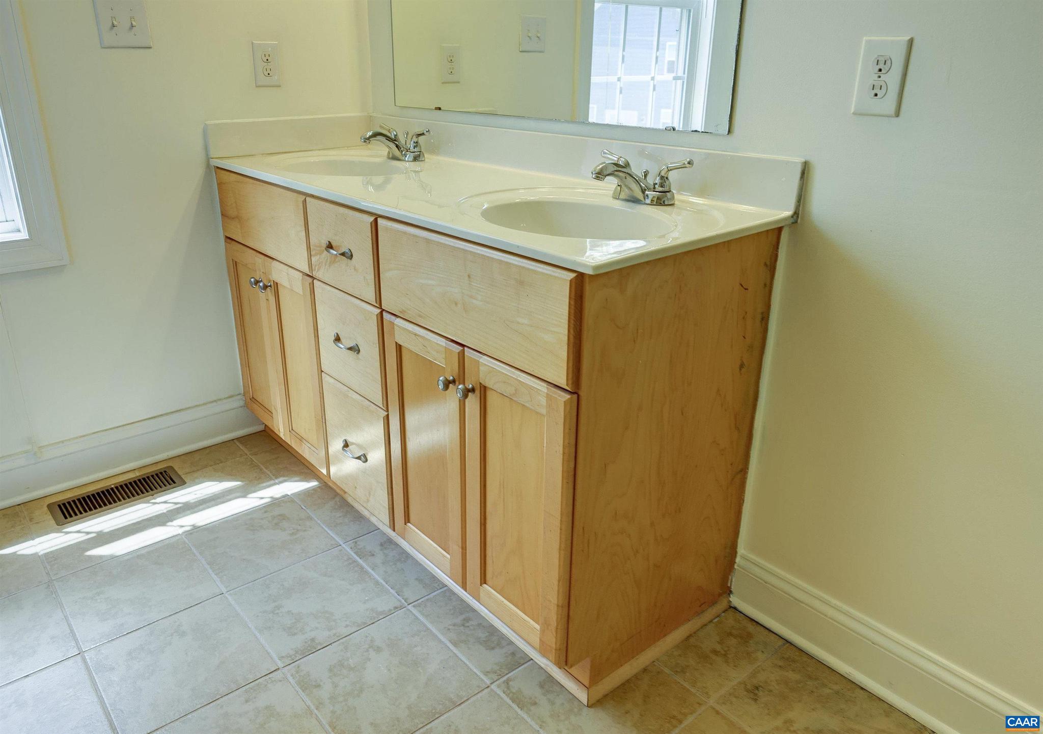 COUNTRY GREEN COTTAGES - Residential