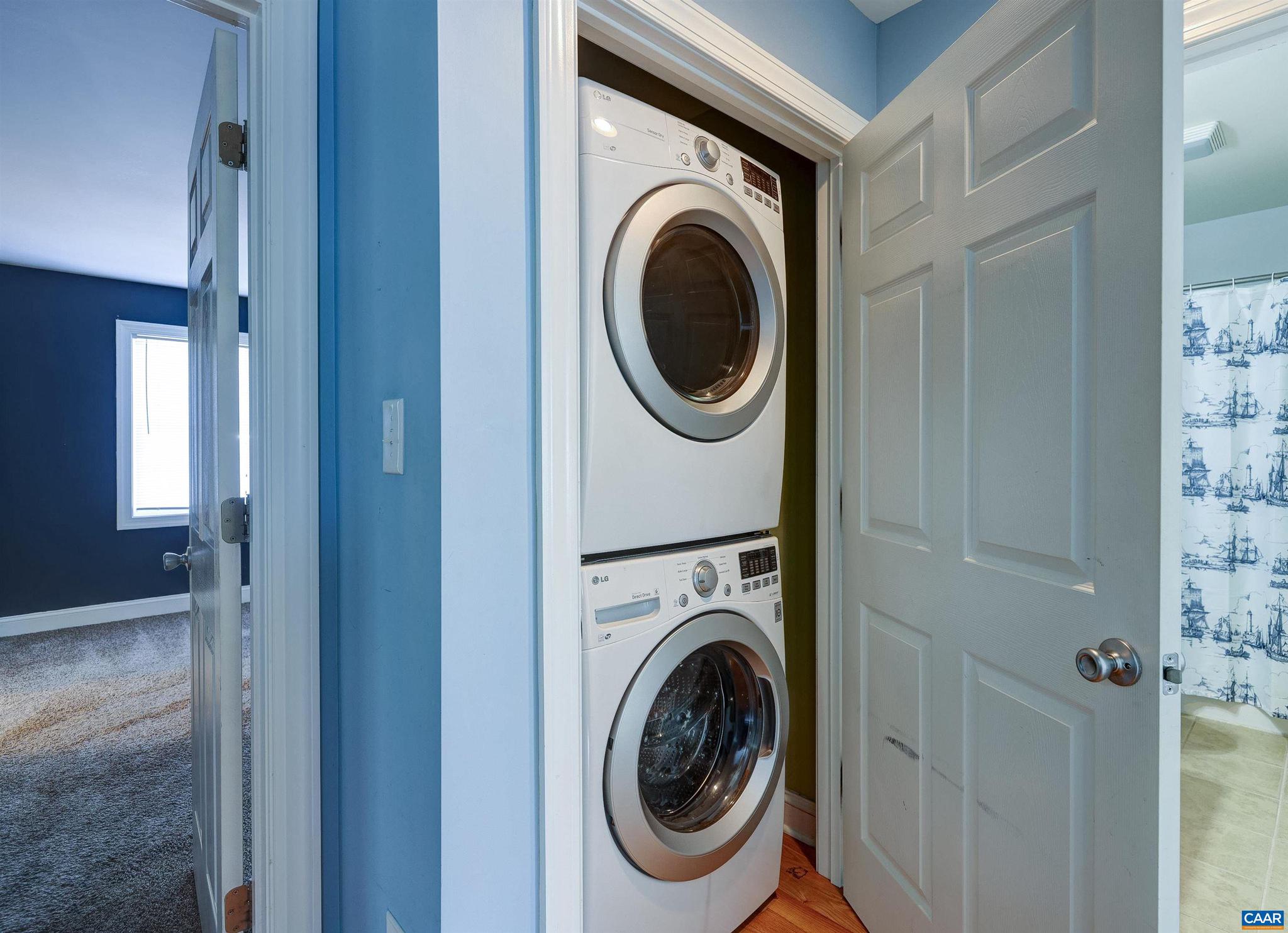 COUNTRY GREEN COTTAGES - Residential