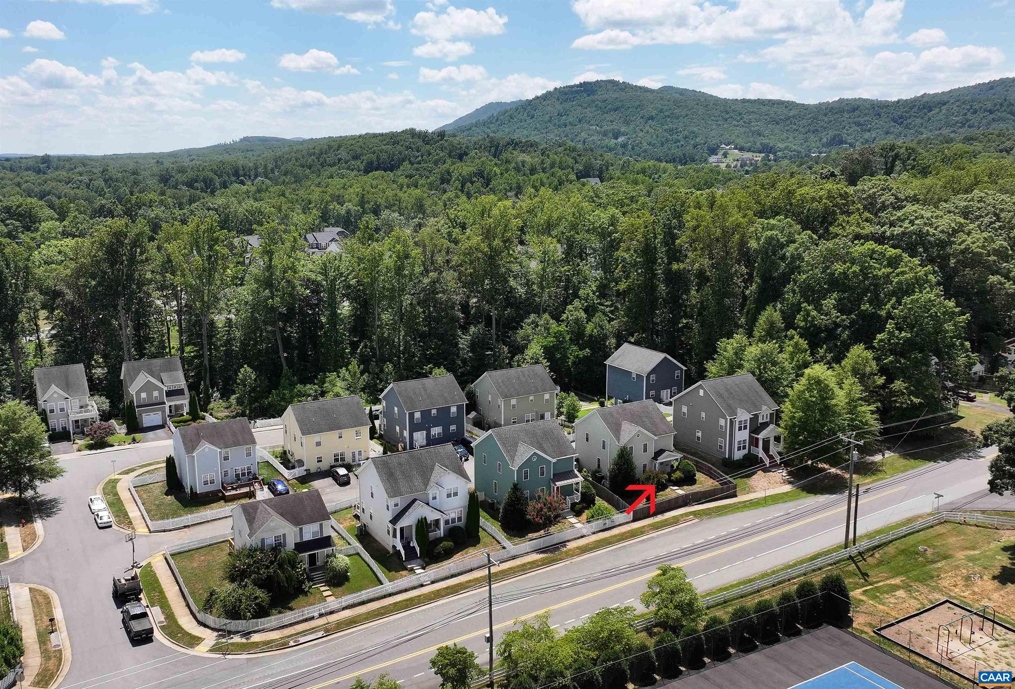 COUNTRY GREEN COTTAGES - Residential