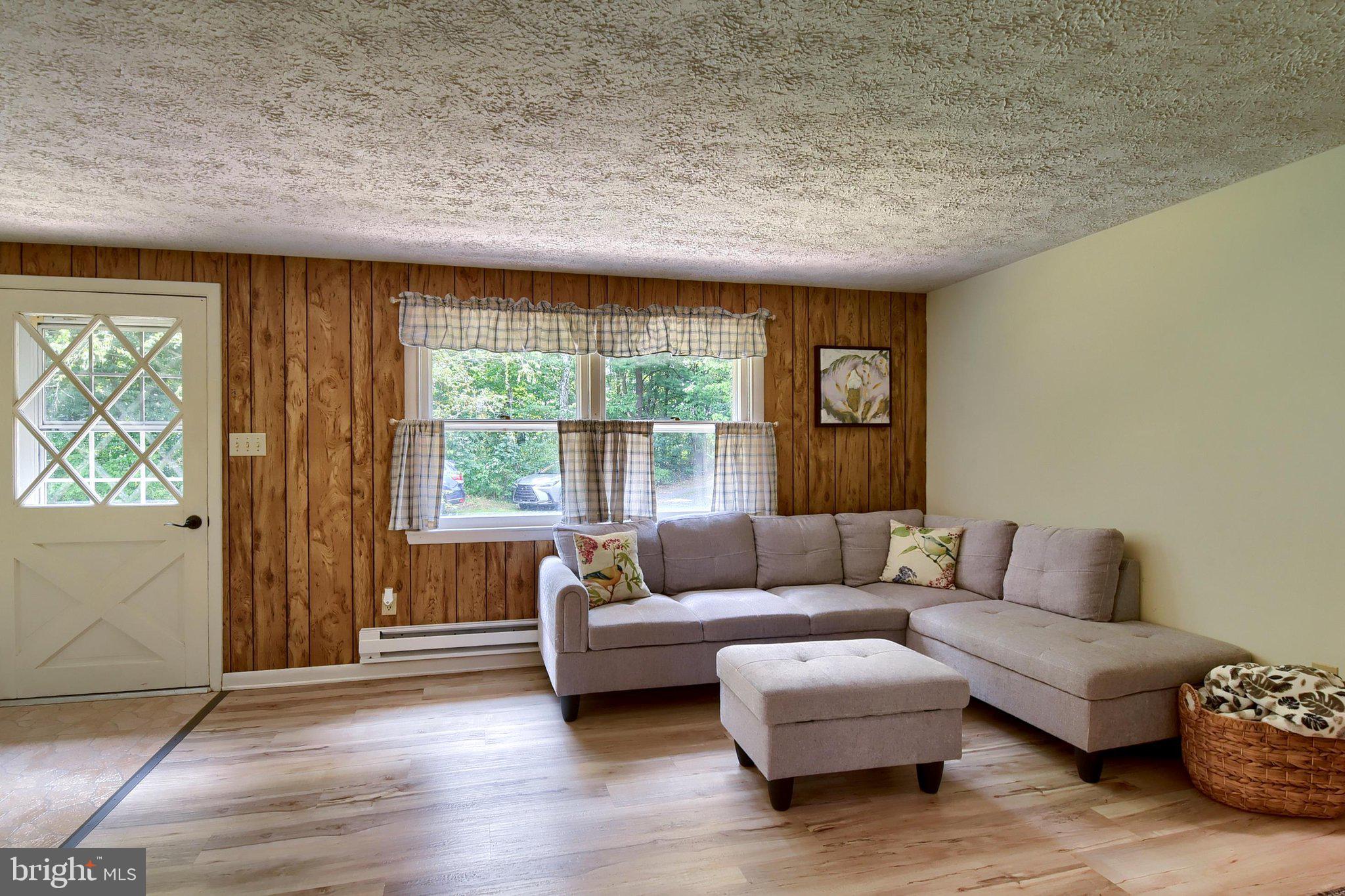 433 PLAINVIEW ROAD
