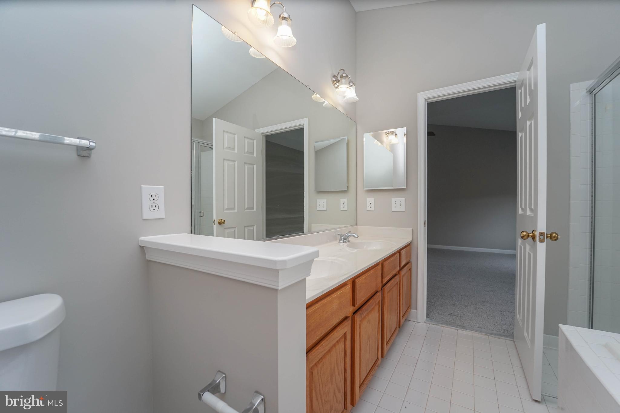 COLLEGE HILLS - Residential