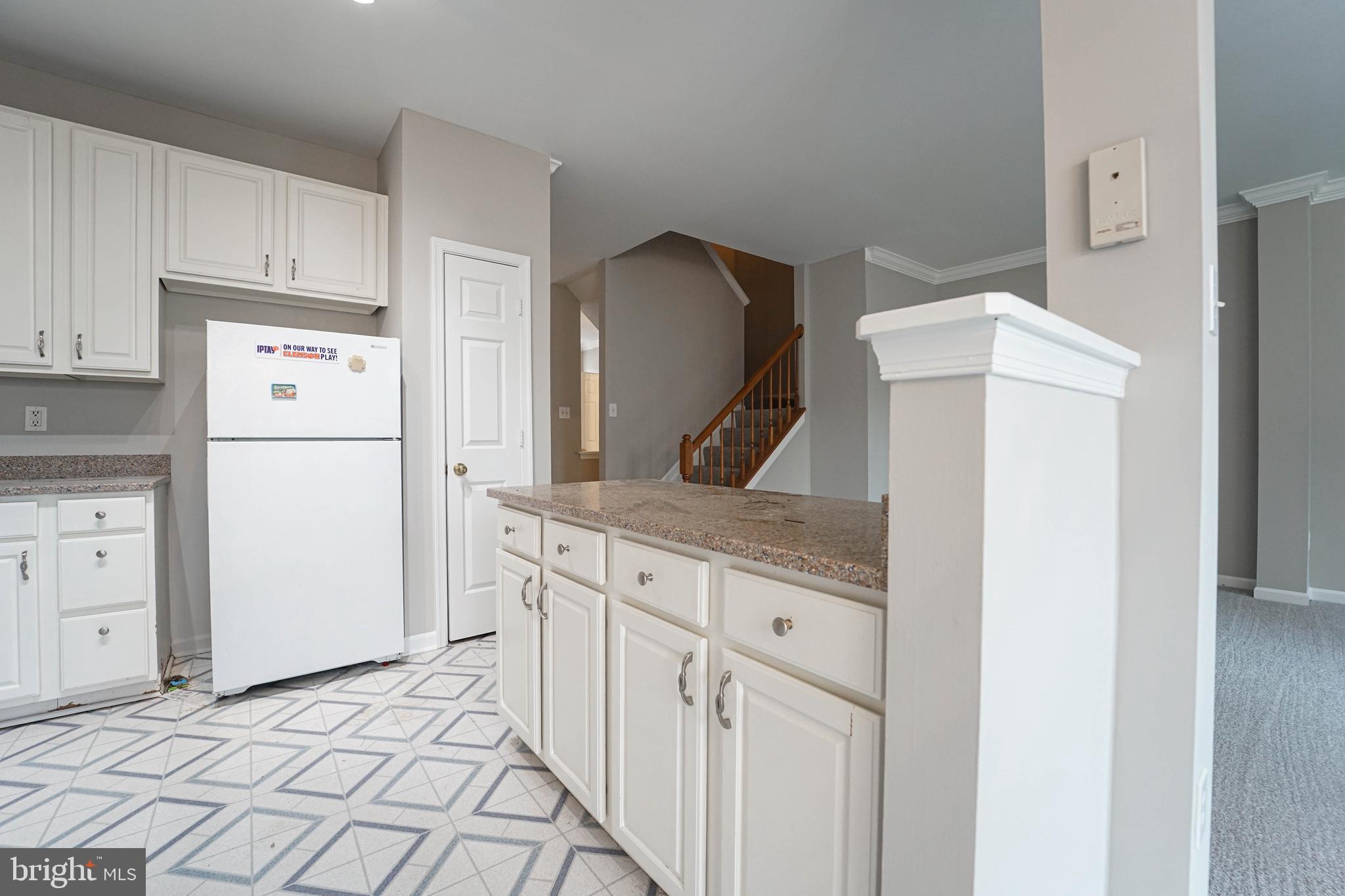 COLLEGE HILLS - Residential