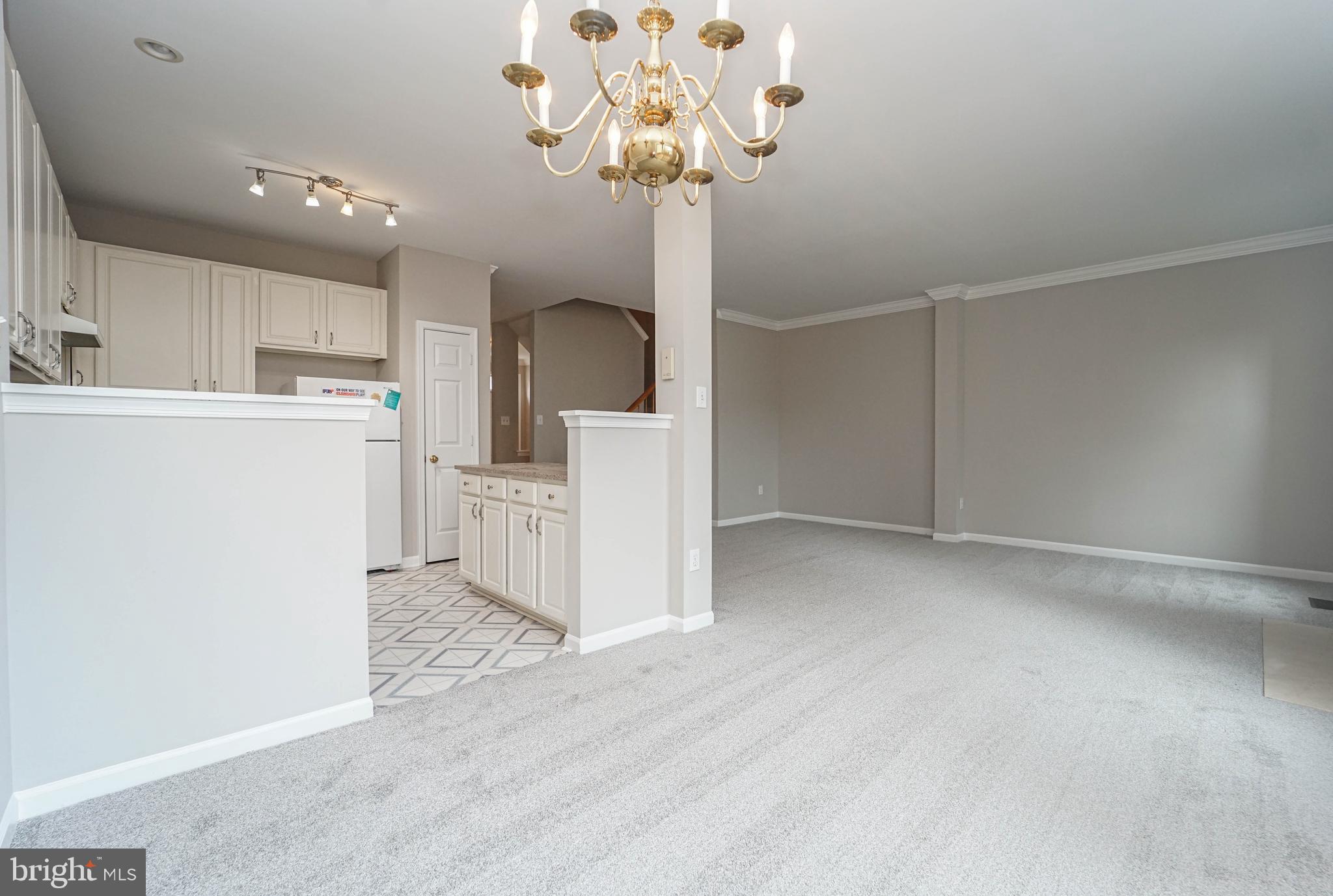 COLLEGE HILLS - Residential