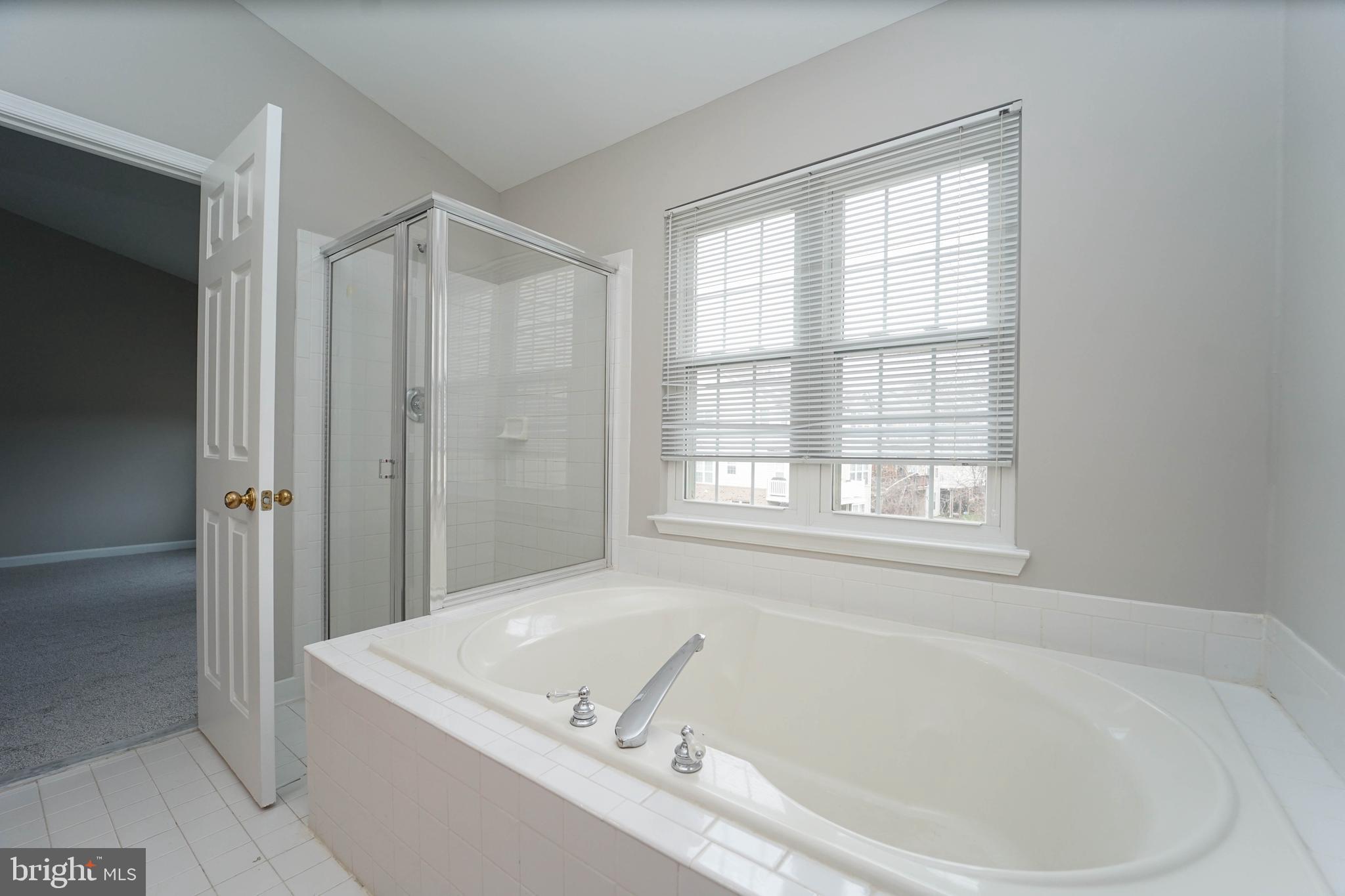 COLLEGE HILLS - Residential